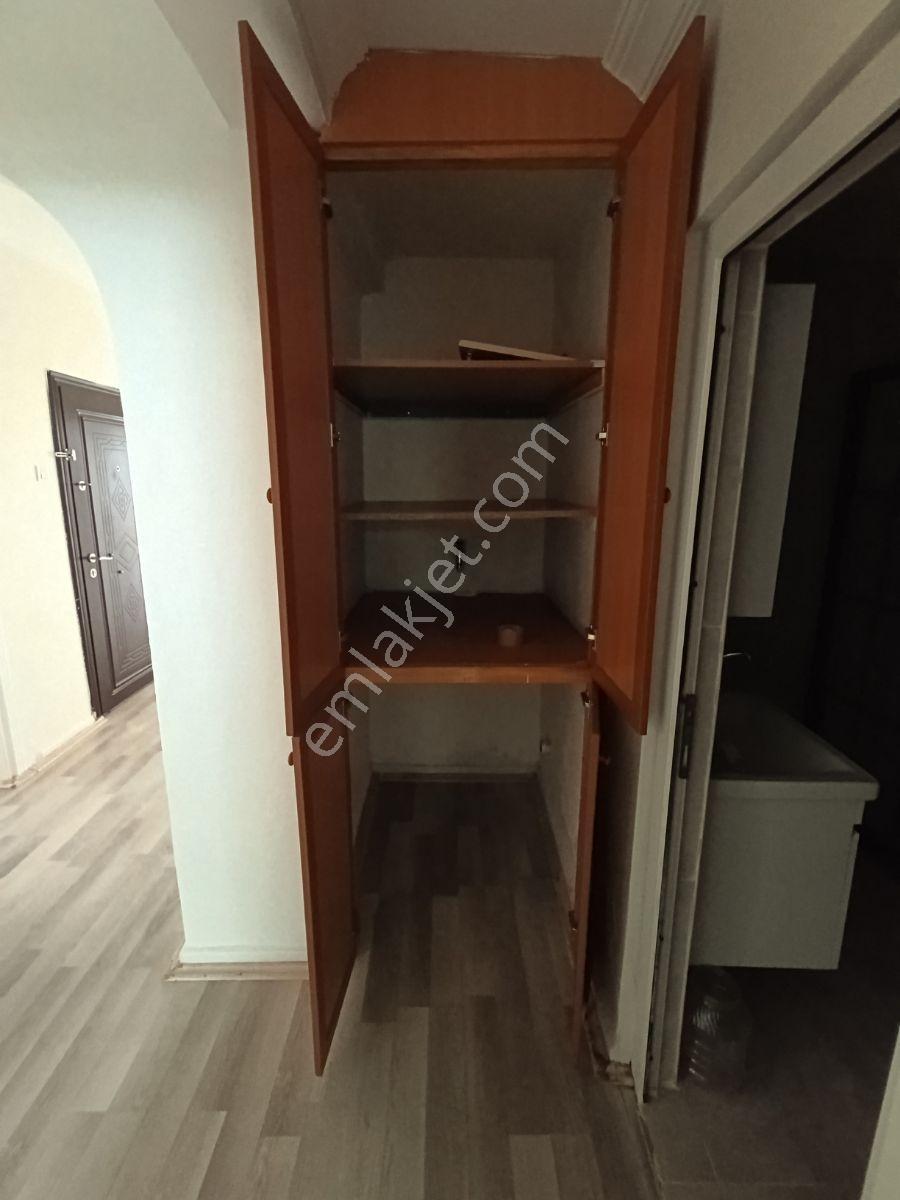 Ema' Dan Sürsürü Yeşil Cami Yanı, Kiralık,geniş, Temiz 3+1 - Görsel 21