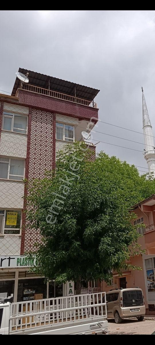 Ema' Dan Sürsürü Yeşil Cami Yanı, Kiralık,geniş, Temiz 3+1 - Görsel 2