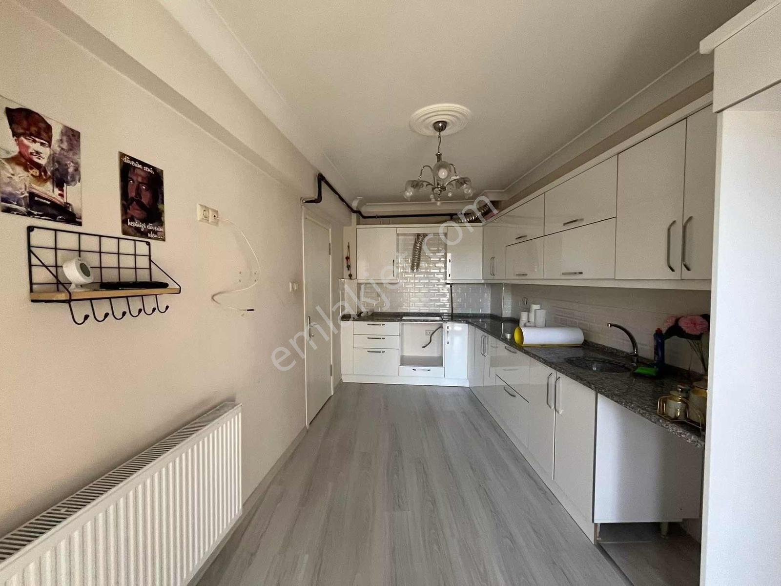 Efendi Mahallesinde Merkezi Konumda 2+1 100 M2 Satılıkdaire