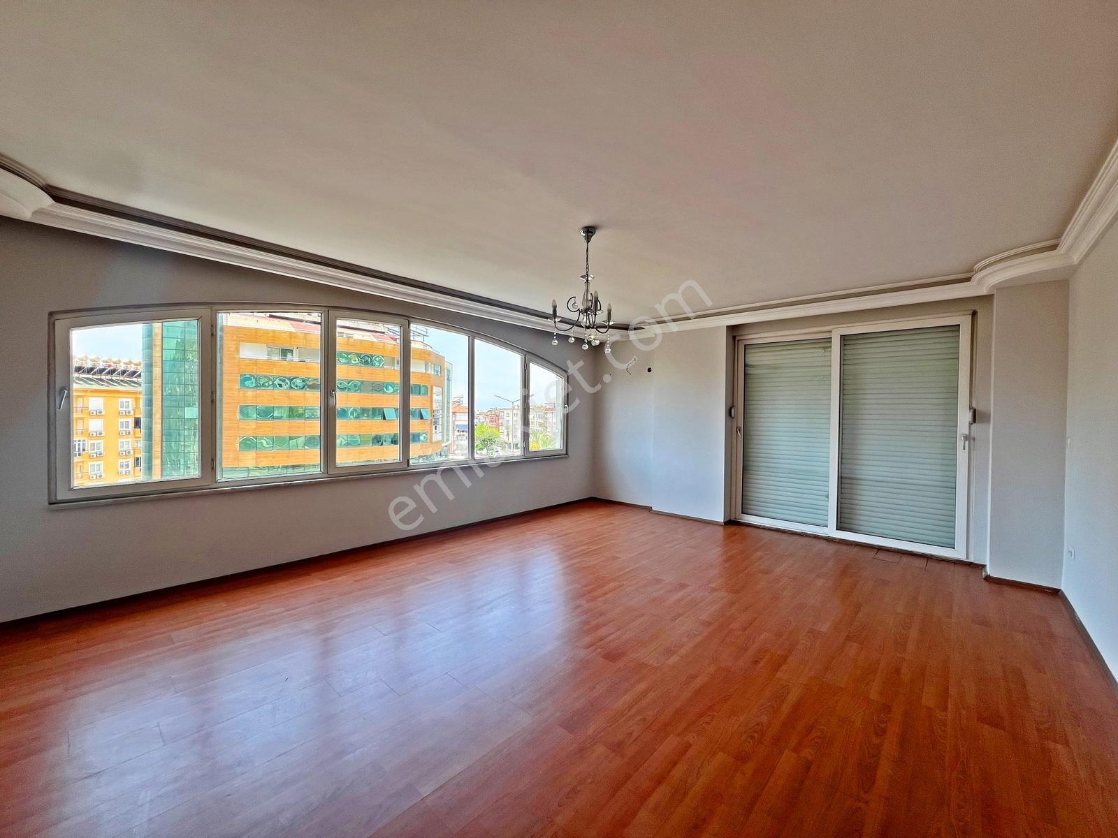 Alanya Merkezde Kiralık 4+1 Ayrı Mutfak Geniş Dubleks Daire - Görsel 31