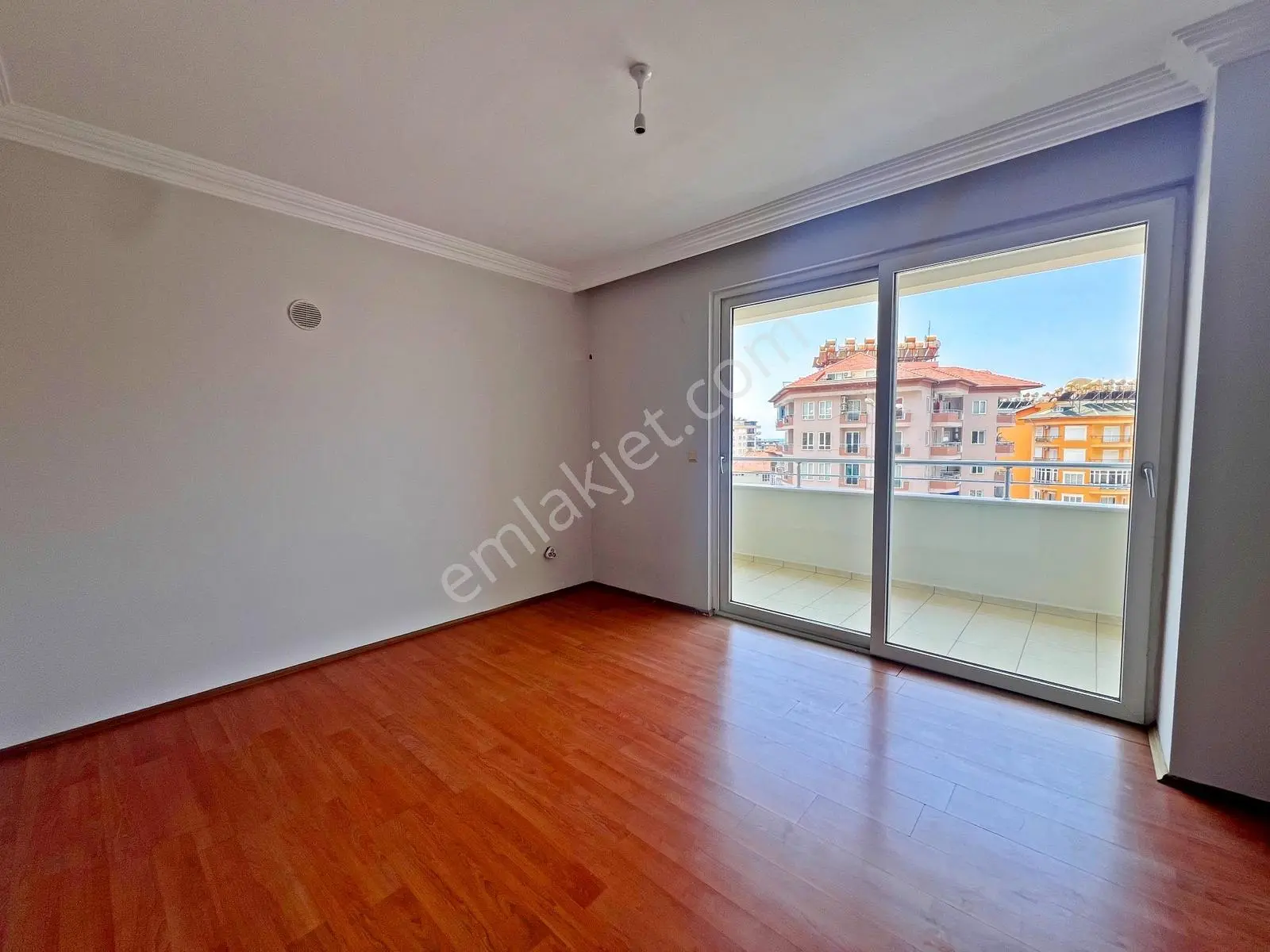 Alanya Merkezde Kiralık 4+1 Ayrı Mutfak Geniş Dubleks Daire - Görsel 4