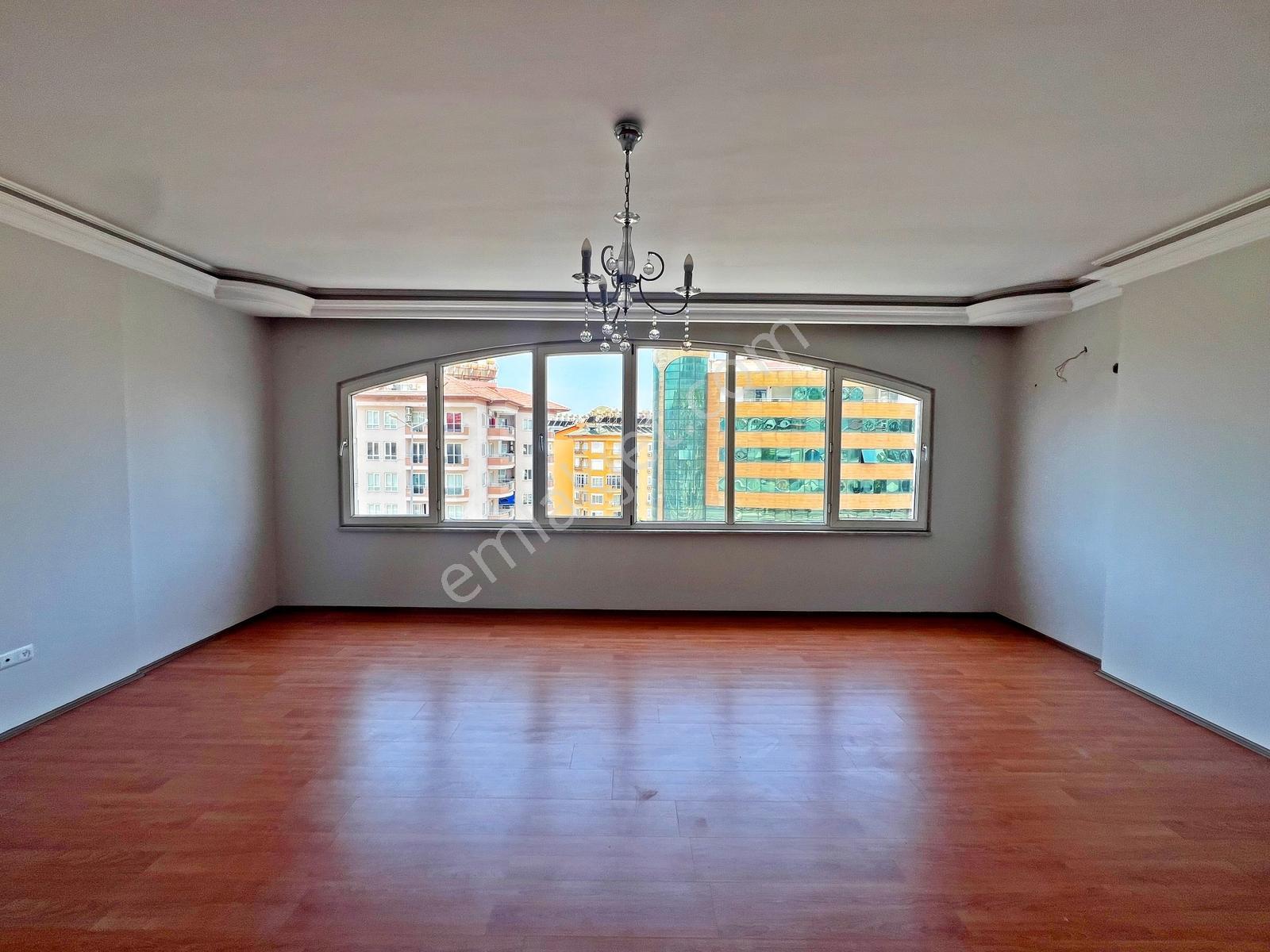 Alanya Merkezde Kiralık 4+1 Ayrı Mutfak Geniş Dubleks Daire - Görsel 8