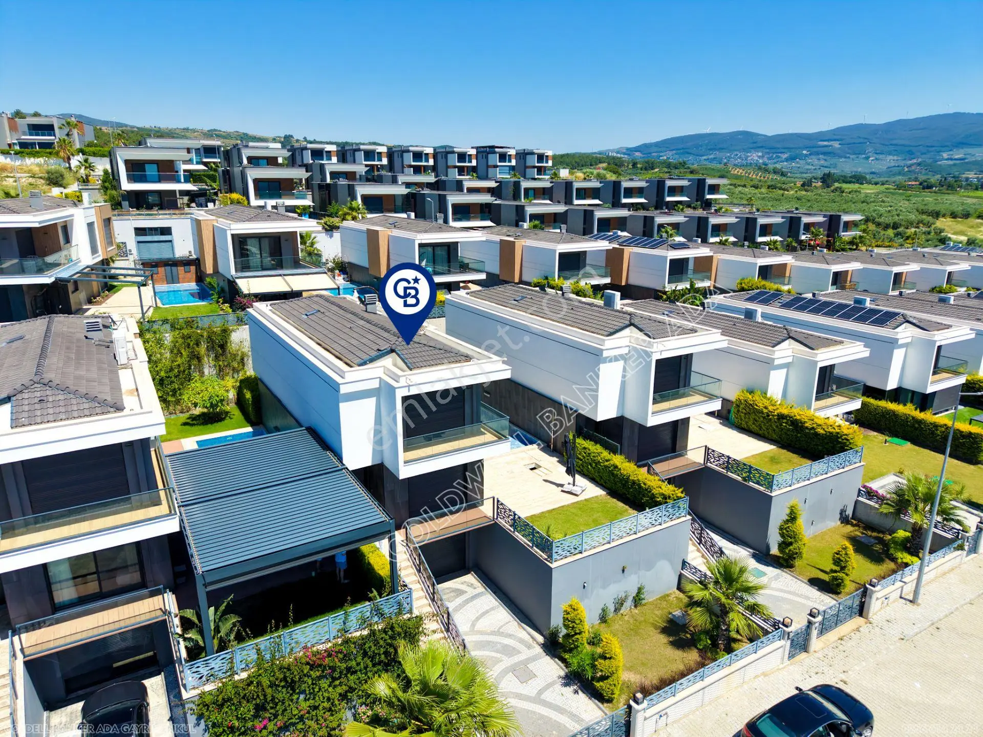 Soğucak'ta Kiralık Deniz Manzaralı 5+2 Tripleks Villa - Görsel 4
