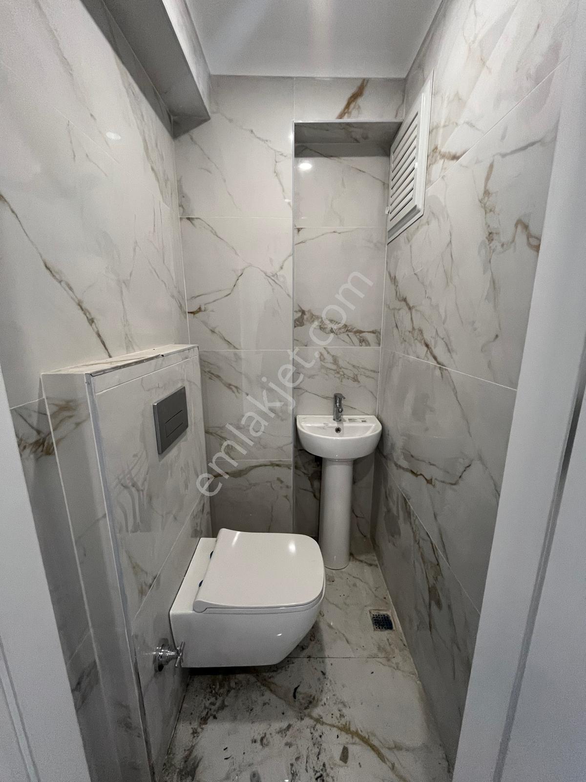 Keskin Emlaktan Eyüp İslambeyde Sıfır 2+1 Manzaralı Daire - Görsel 3