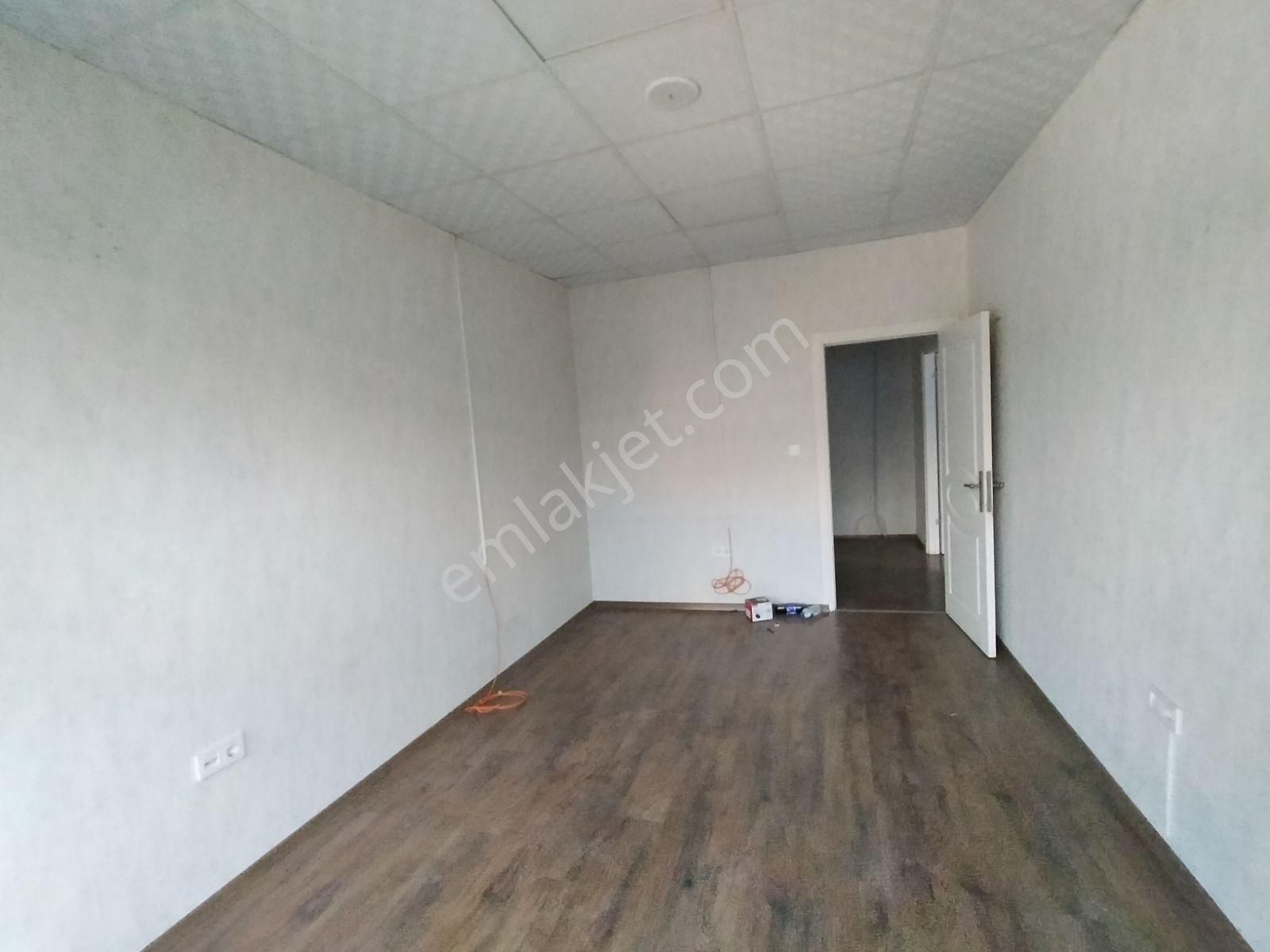 Metrobüse Yakın Keleş Plaza'da Kiralık Ofis - Görsel 13