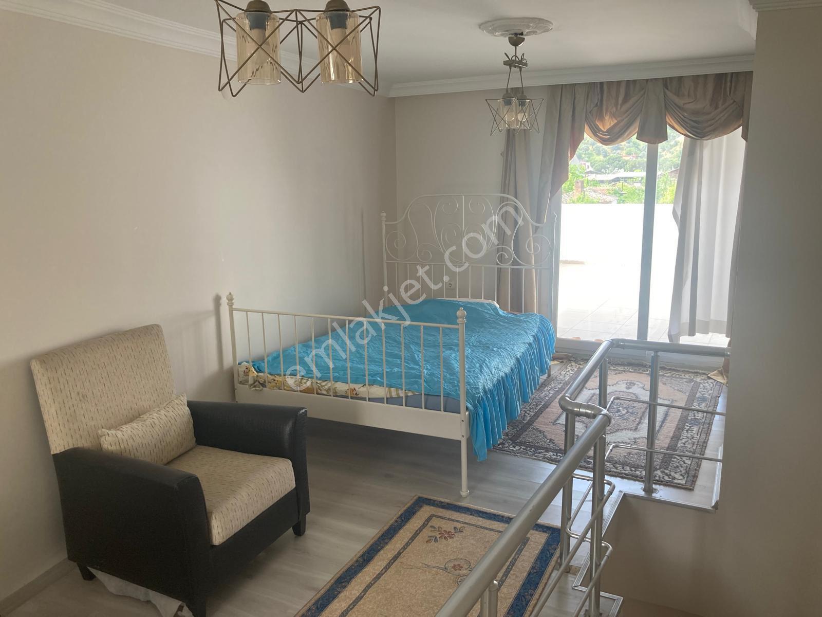 Miray Emlaktan İsabeylide Eşyalı Kiralık Teraslı 1+1 Dubleks Daire - Görsel 11