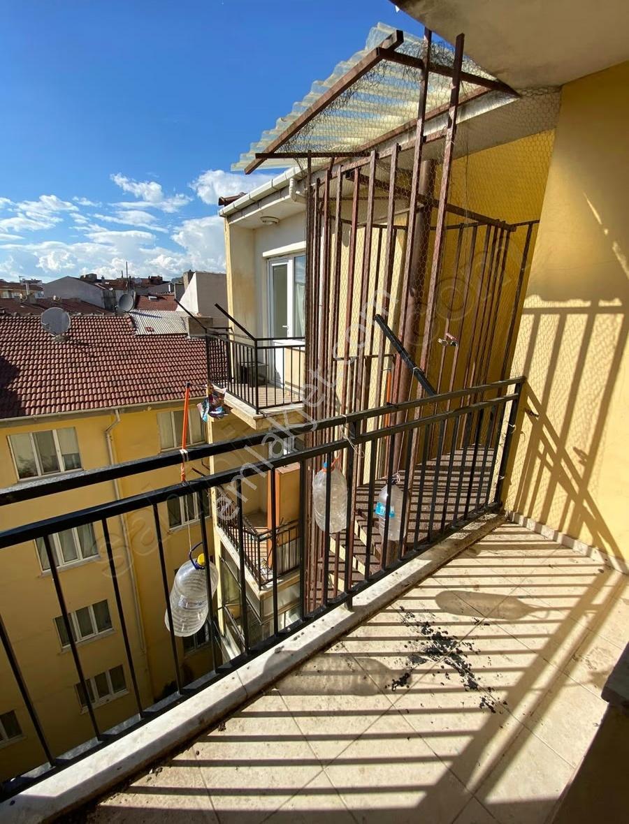 Çırağan Emlak'tan Bahçelievler Mh.full Eşyalı Kiracılı 3+1 Daire - Görsel 12
