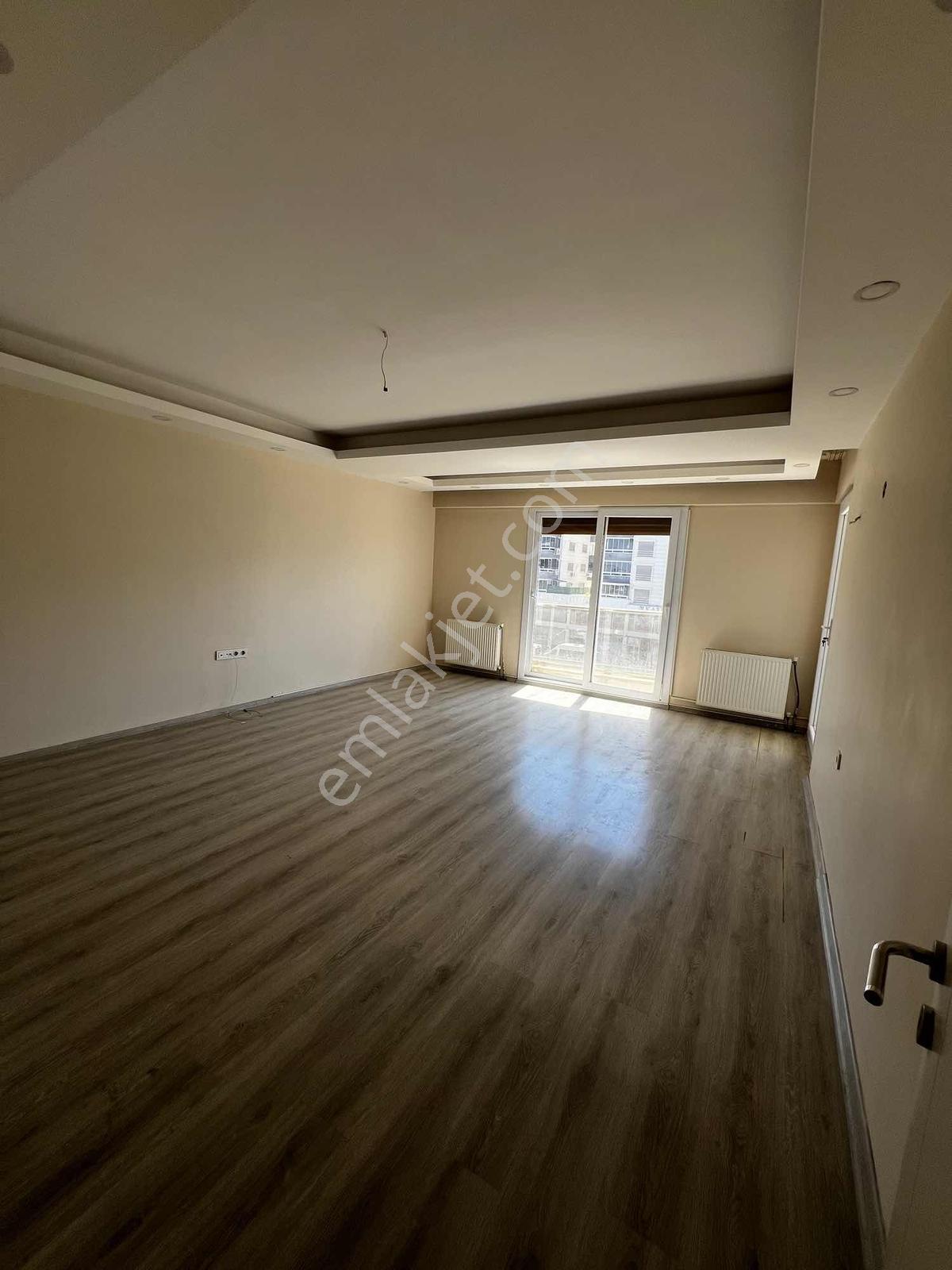 Havuzlu Nezih Sitede 3+1 155 M2 Ebeveyn Banyolu Çift Balkonlu - Görsel 17