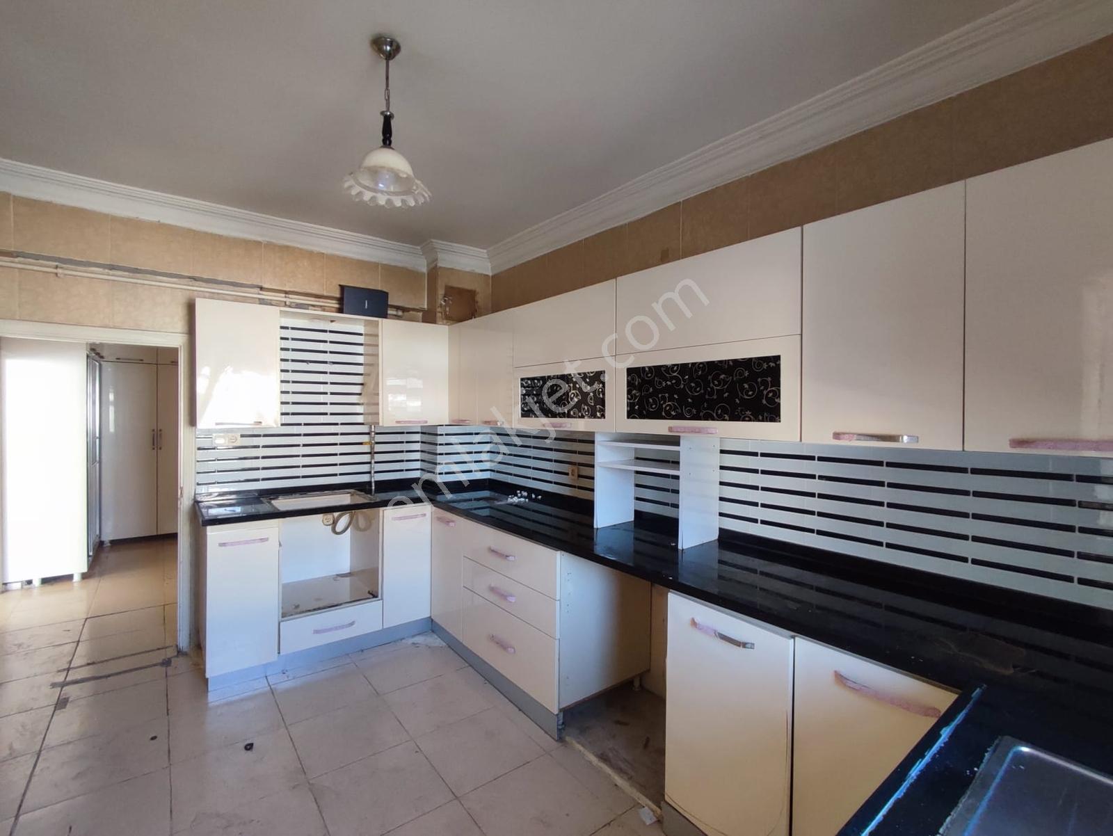 World İlkevim'den Yenişehir'de Cadde Üzeri 3+1 Kiralık Daire - Görsel 14