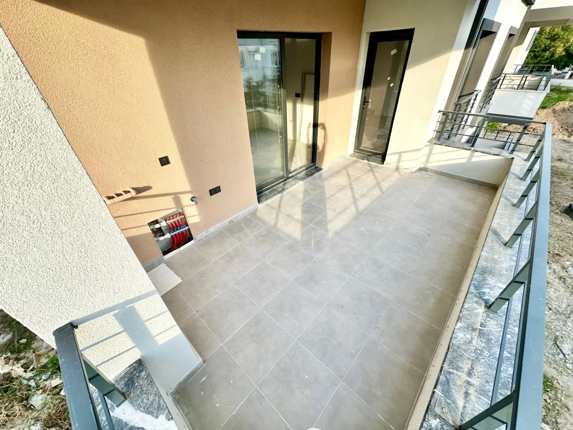 ꧁ay Emlaktan꧂avcılar'da Yüzme Havuzlu Lüks Butik Sitede Denize Sadece 300 Mt Satılık 2+1 Daire - Görsel 4
