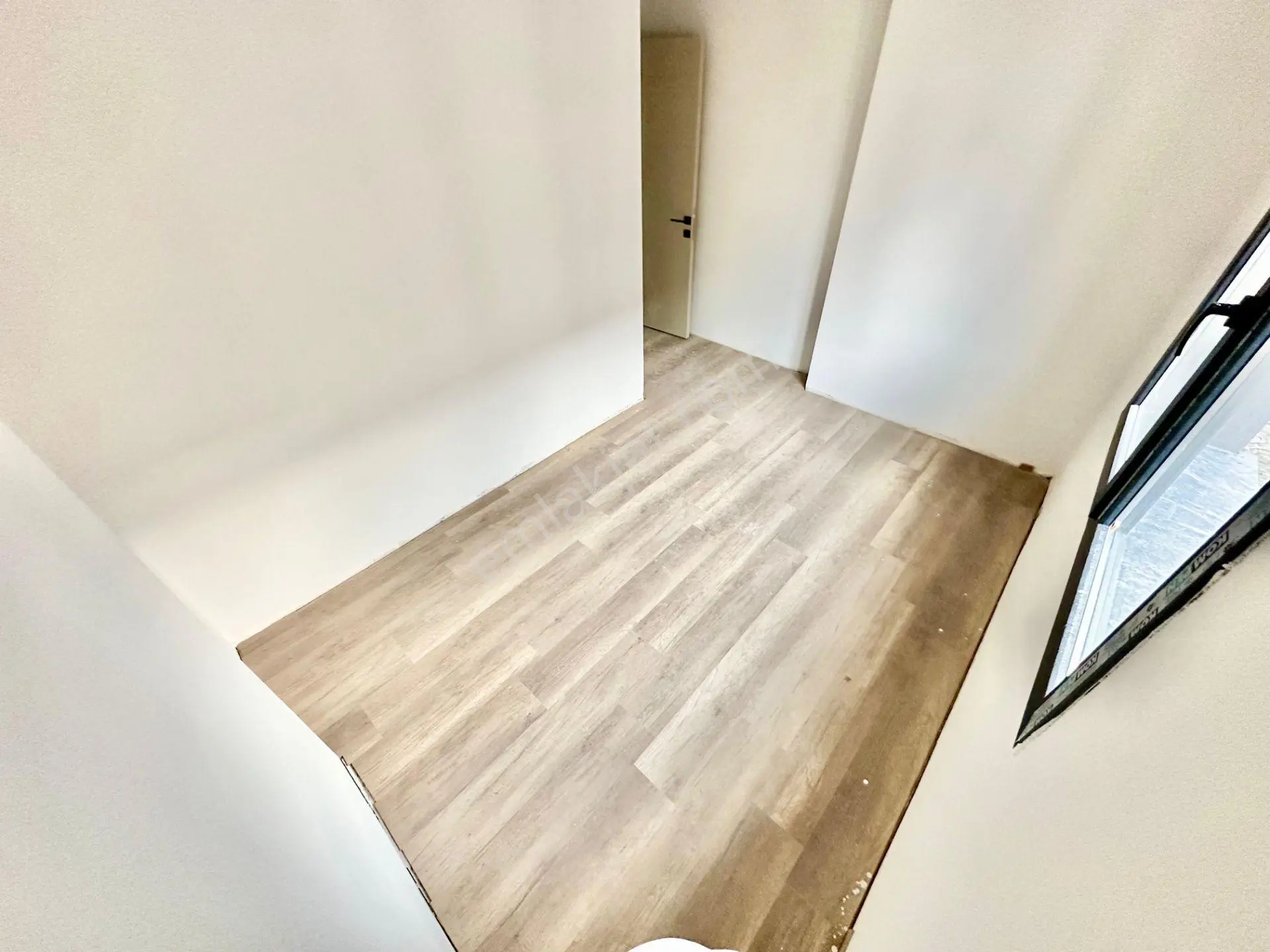꧁ay Emlaktan꧂avcılar'da Yüzme Havuzlu Lüks Butik Sitede Denize Sadece 300 Mt Satılık 2+1 Daire - Görsel 17