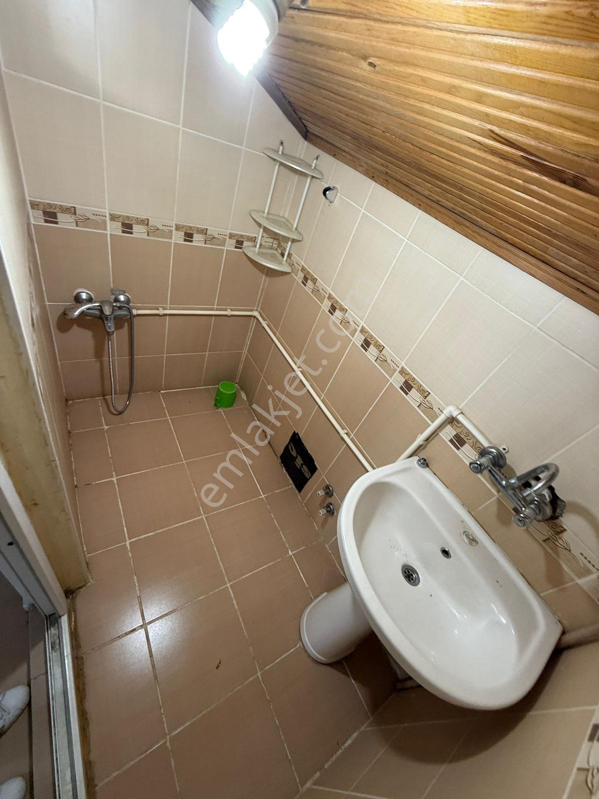 Home'dan İsmetpaşa Mah'de Bayana Kiralık 95m 2+1 Çatı Katı Daire - Görsel 4