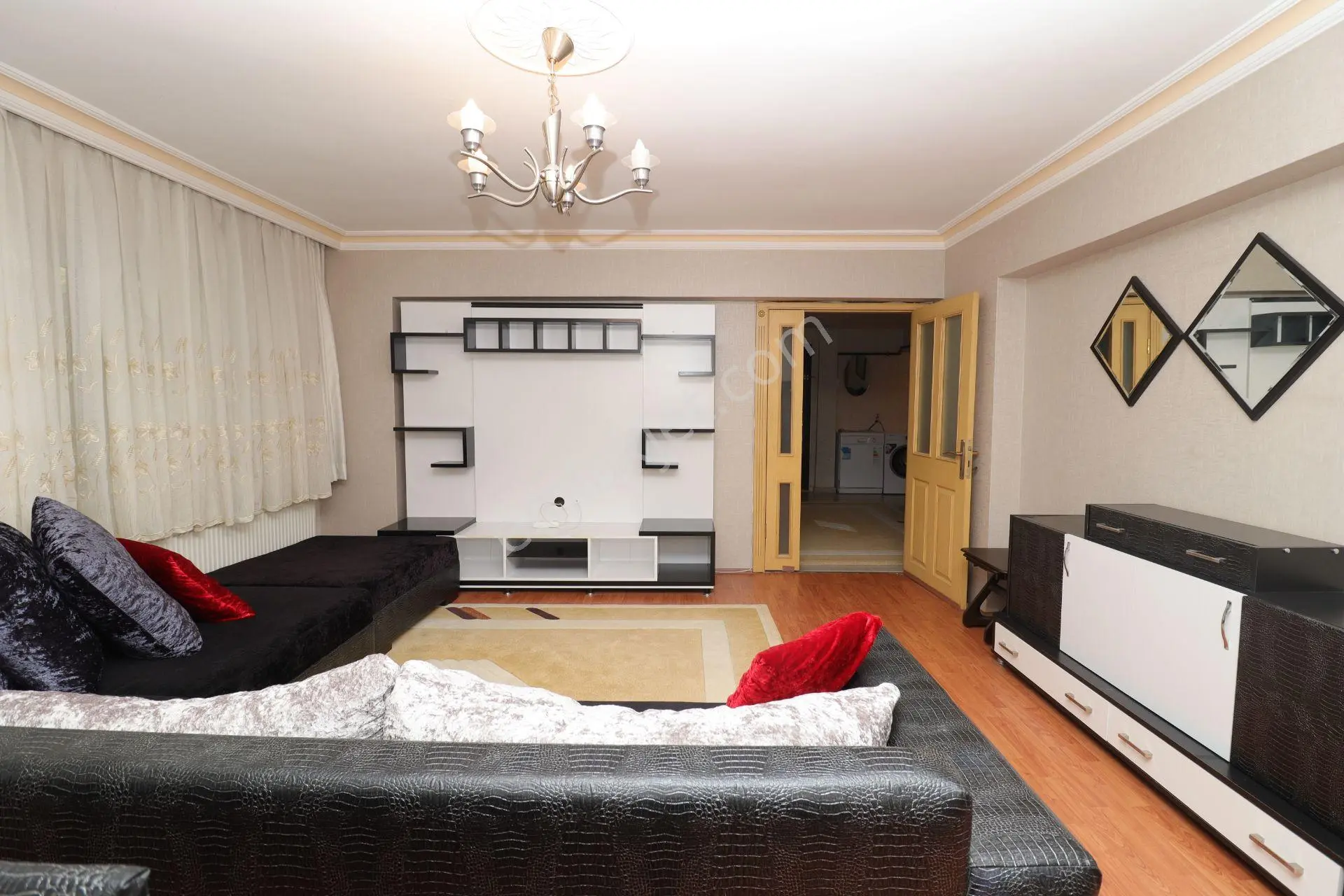 Akif'ten Atakent'te 14.cadde Ve Gimsa Yakını 3+1 Eşyalı Kiralık - Görsel 2