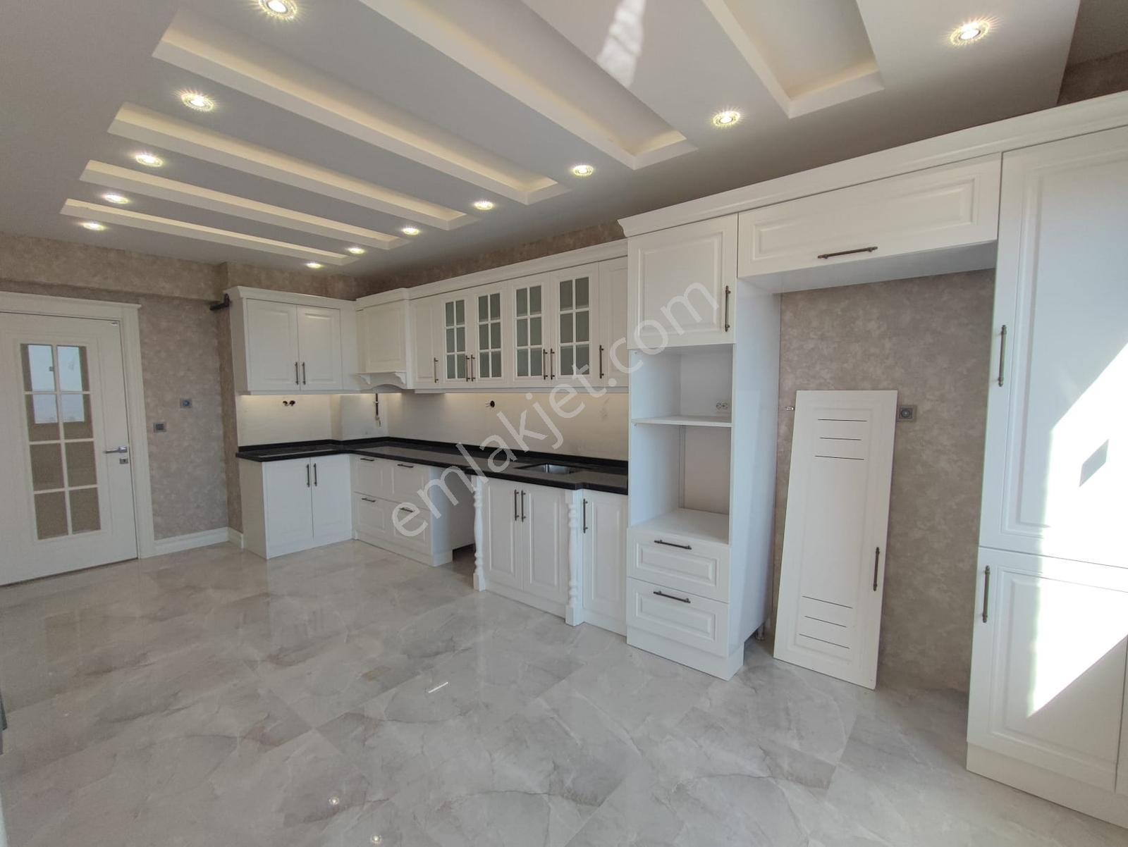 Coldwell Banker'den Kuzeyçevre Yolu Altı Lüks Kiralık 4+1