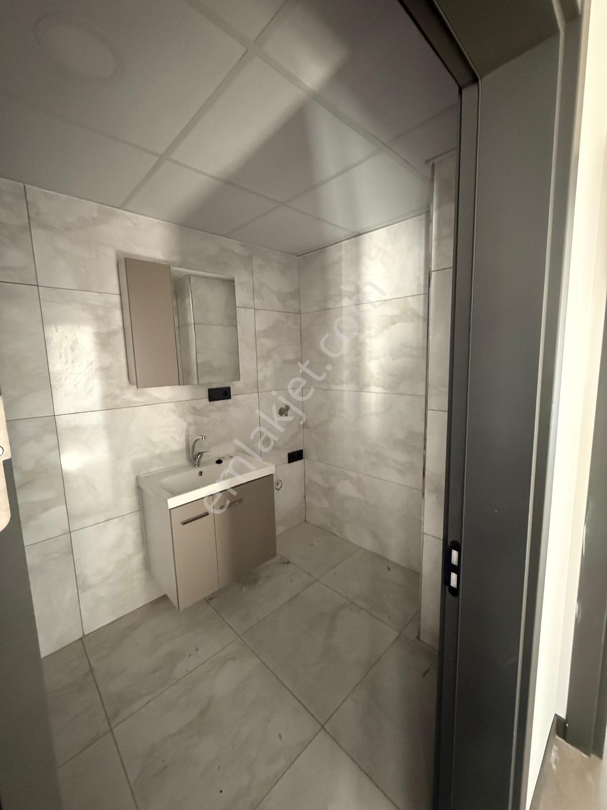 Bergama'nın Merkezinde Konforlu, Prestijli Kiralık 1+1 Ofisler - Görsel 17