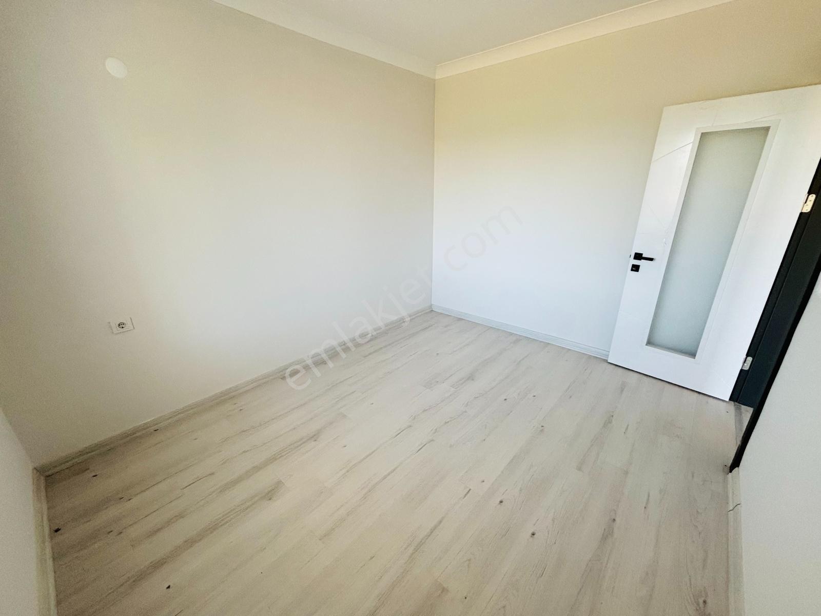 Sevinç'ten Yeni Mahallede Full Cephesi Açık Balkonlu Kiralık 1+1 - Görsel 24