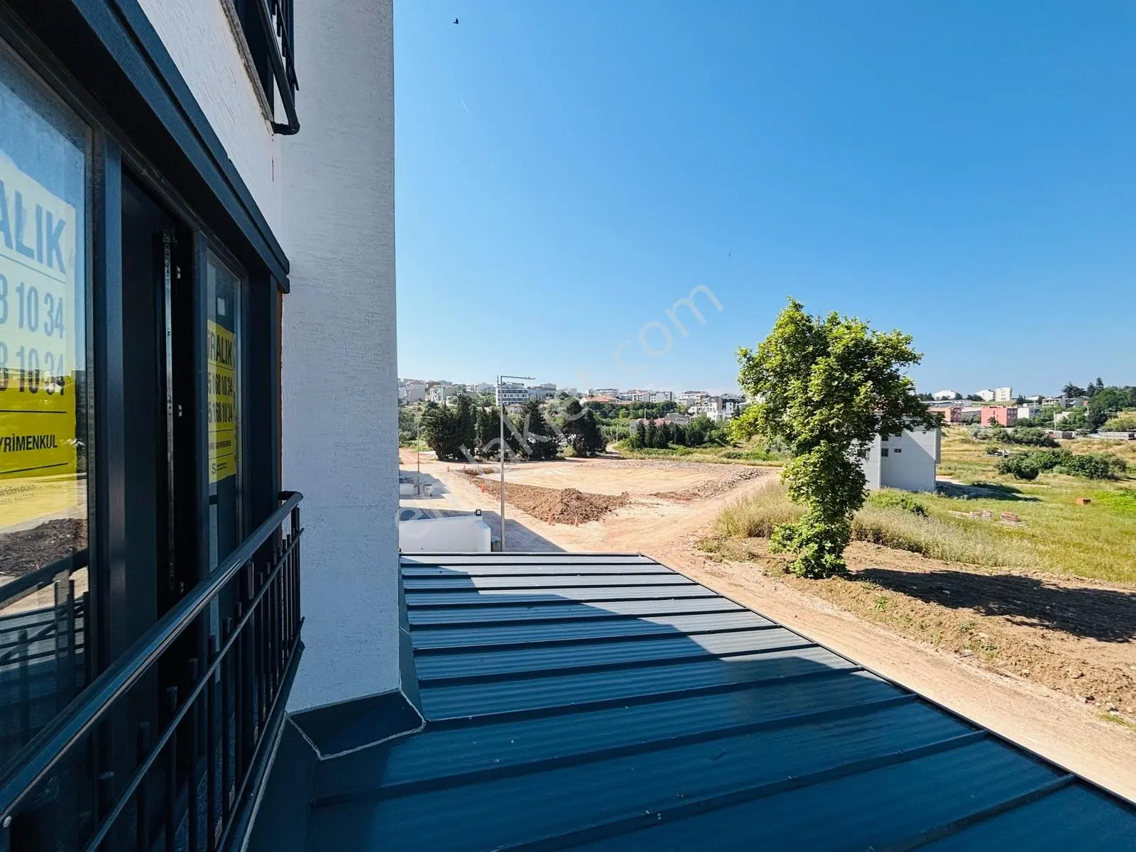 Sevinç'ten Yeni Mahallede Full Cephesi Açık Balkonlu Kiralık 1+1 - Görsel 29