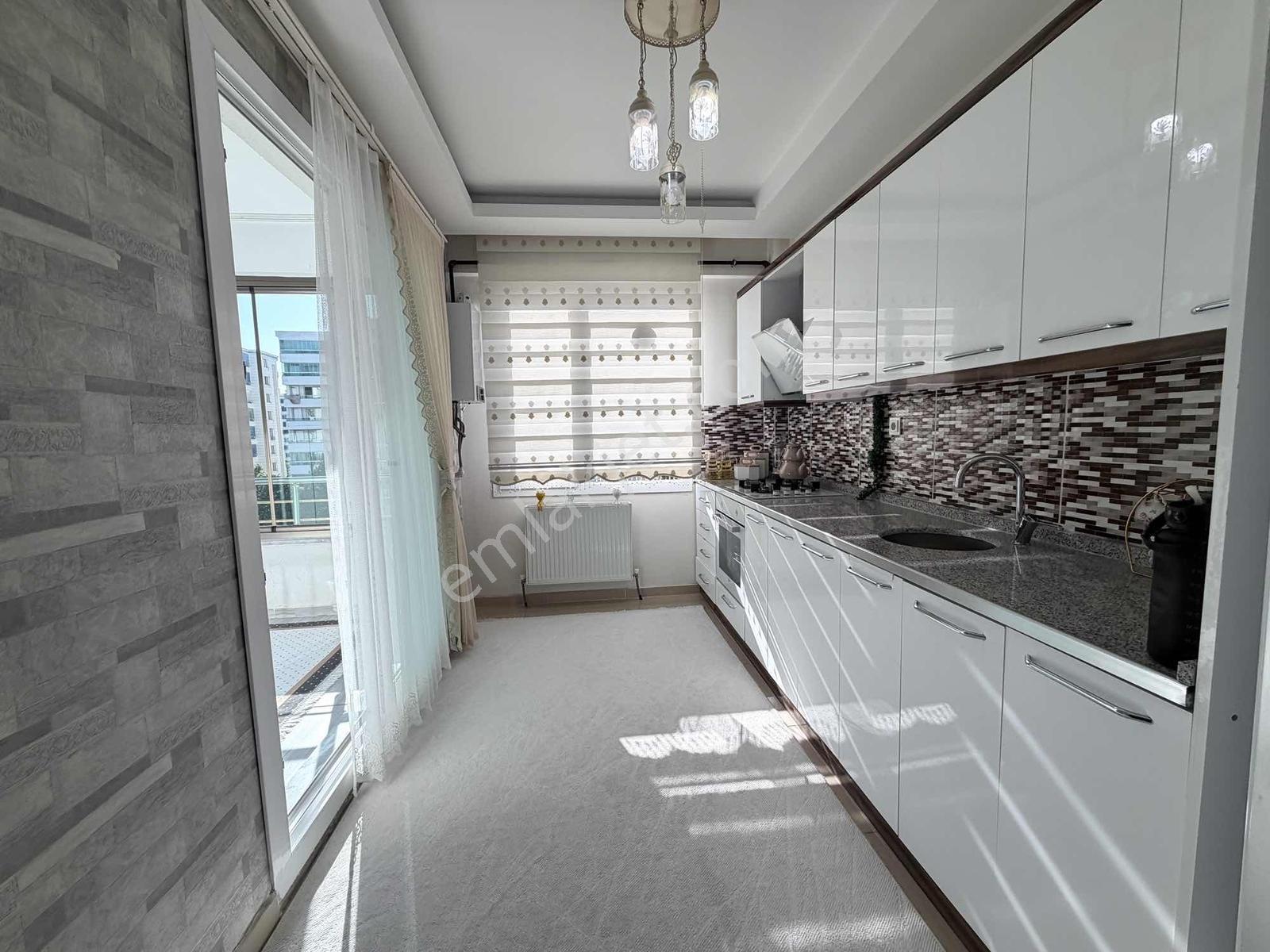 Bağcıların En Merkezi Konumunda 2+1 Ara Kat Cadde Cepheli Daire! - Görsel 17