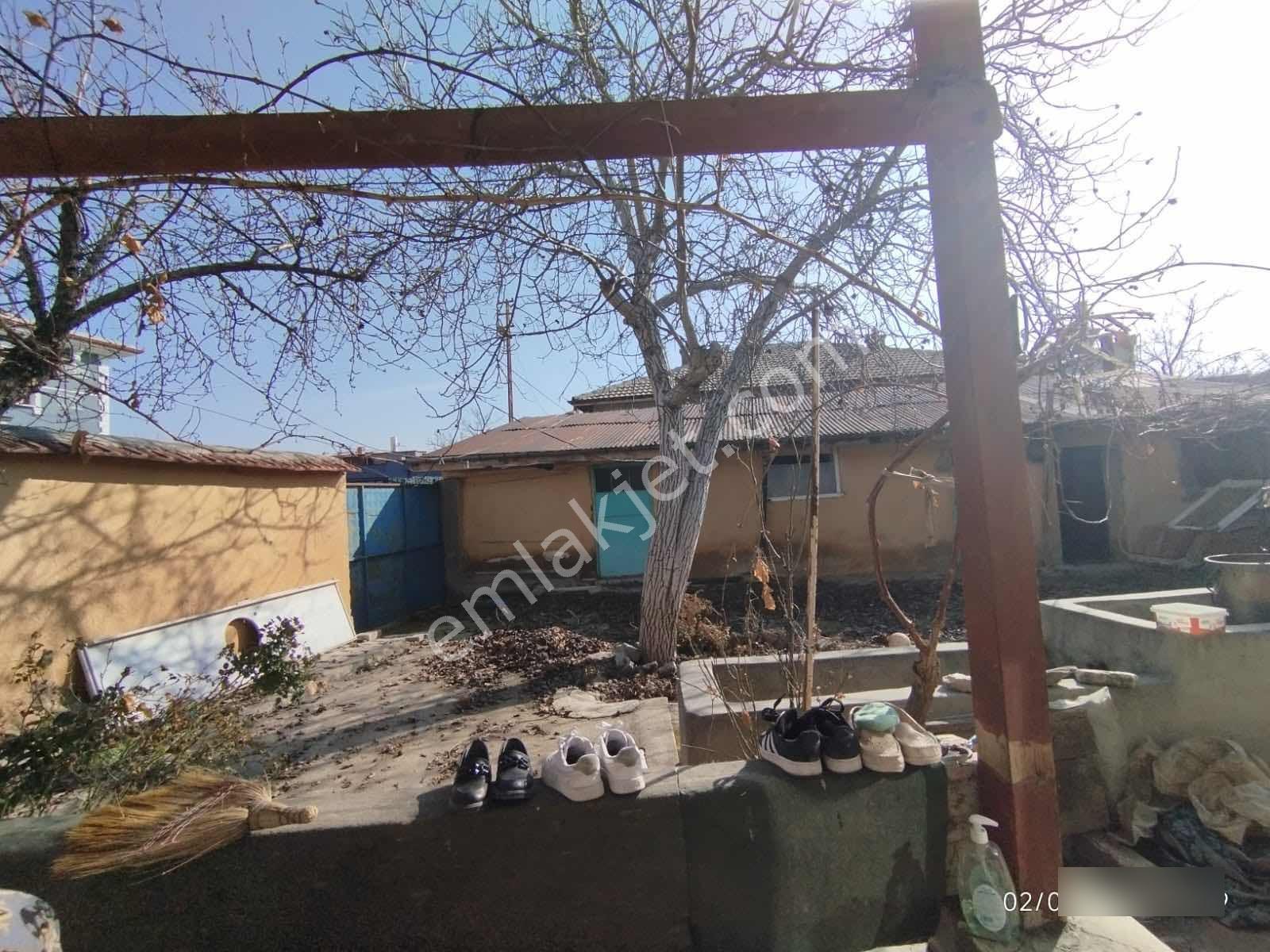 Kadınhanı Merkezde Kiralık Bahçeli Geniş 4+1 Müstakil Ev - Görsel 24