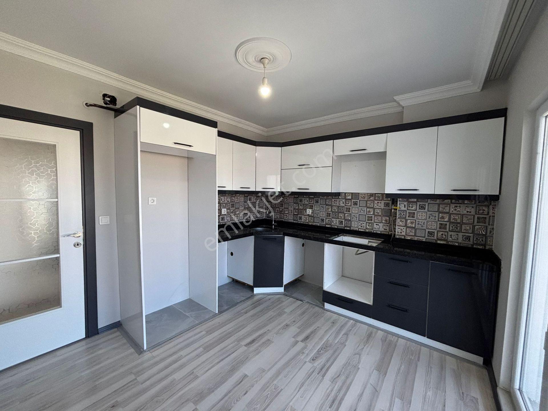 **eryıldız Gayrimenkul'den**çarşı İçinde Kapalı Pazar Ve Okullar Yanı Kiralık 2+1 Daire - Görsel 6