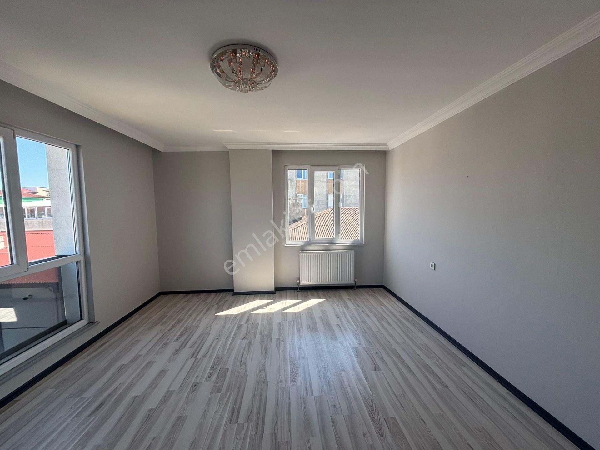**eryıldız Gayrimenkul'den**çarşı İçinde Kapalı Pazar Ve Okullar Yanı Kiralık 2+1 Daire - Görsel 12