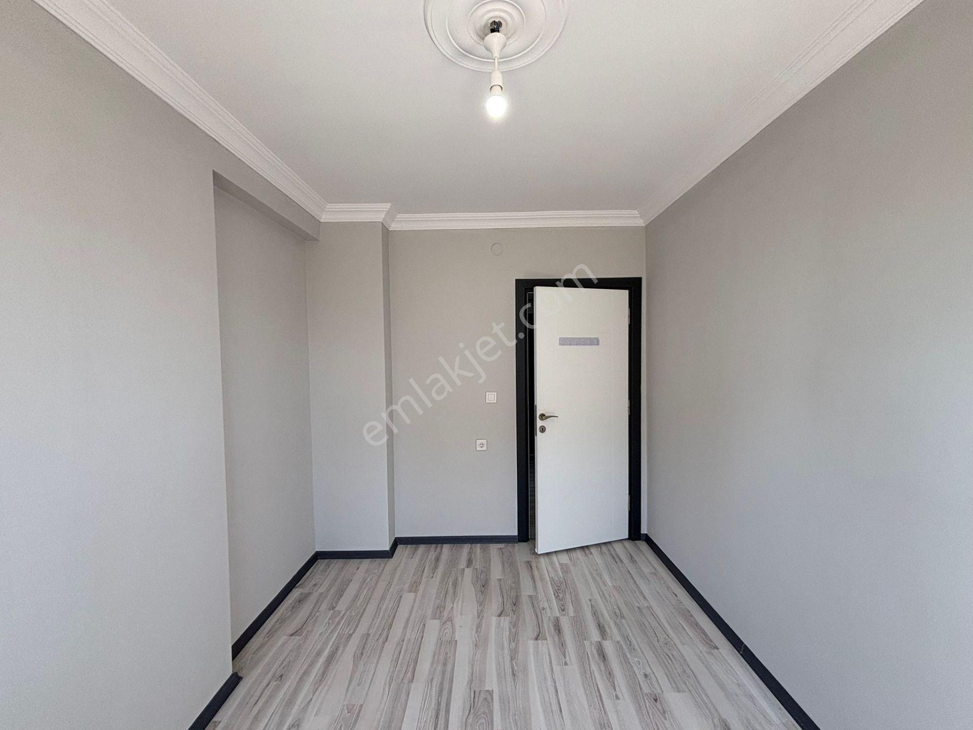 **eryıldız Gayrimenkul'den**çarşı İçinde Kapalı Pazar Ve Okullar Yanı Kiralık 2+1 Daire - Görsel 24