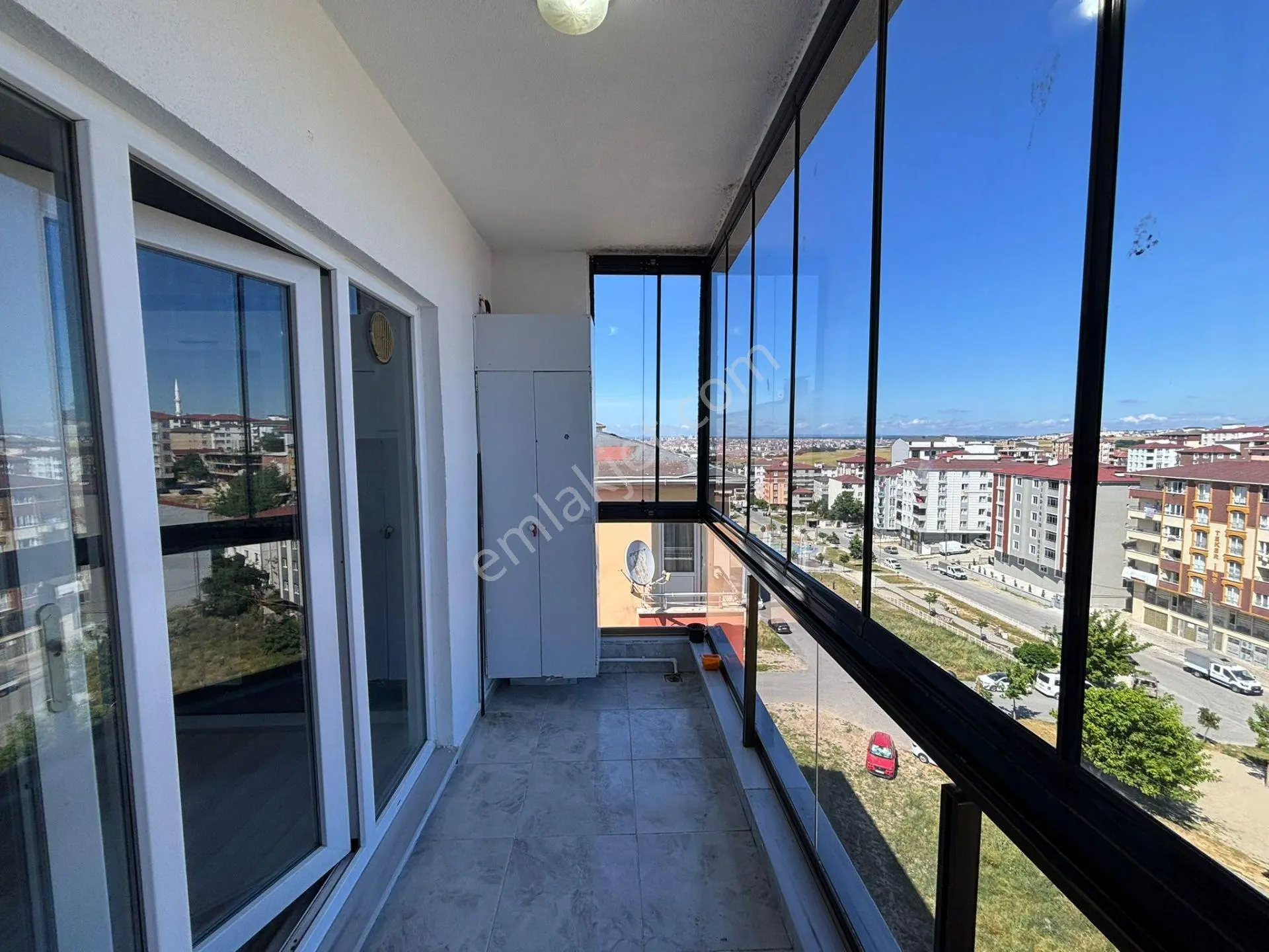 **eryıldız Gayrimenkul'den**çarşı İçinde Kapalı Pazar Ve Okullar Yanı Kiralık 2+1 Daire - Görsel 4