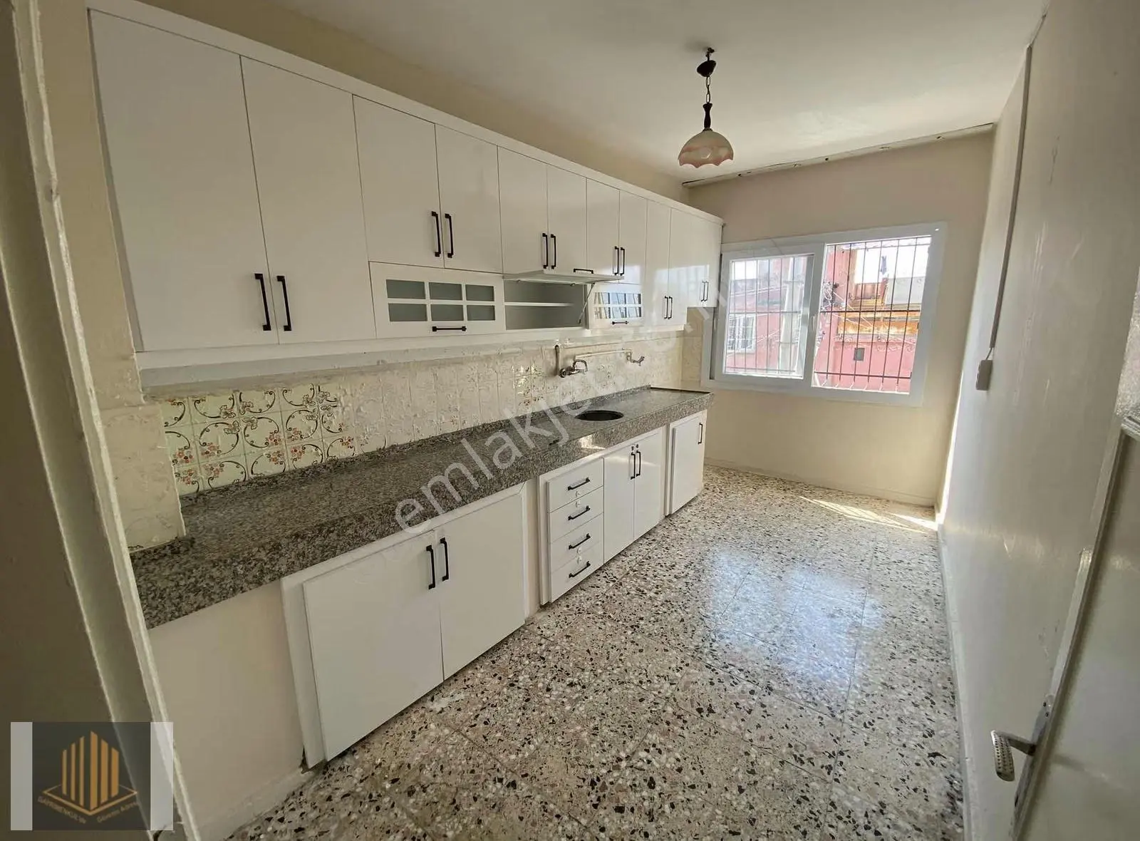 Sağlam'dan Mithatpaşa'da Kiralık 3+1 Daire - Görsel 2
