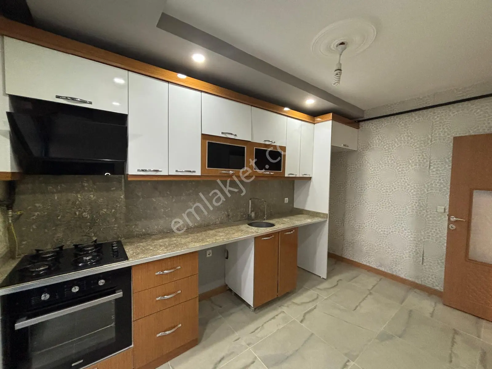 **eryıldız Gayrimenkul'den**gültepe Mah.site İçinde İskanlı Kiralık Lüx 2+1 Yüksek Giriş Daire - Görsel 5