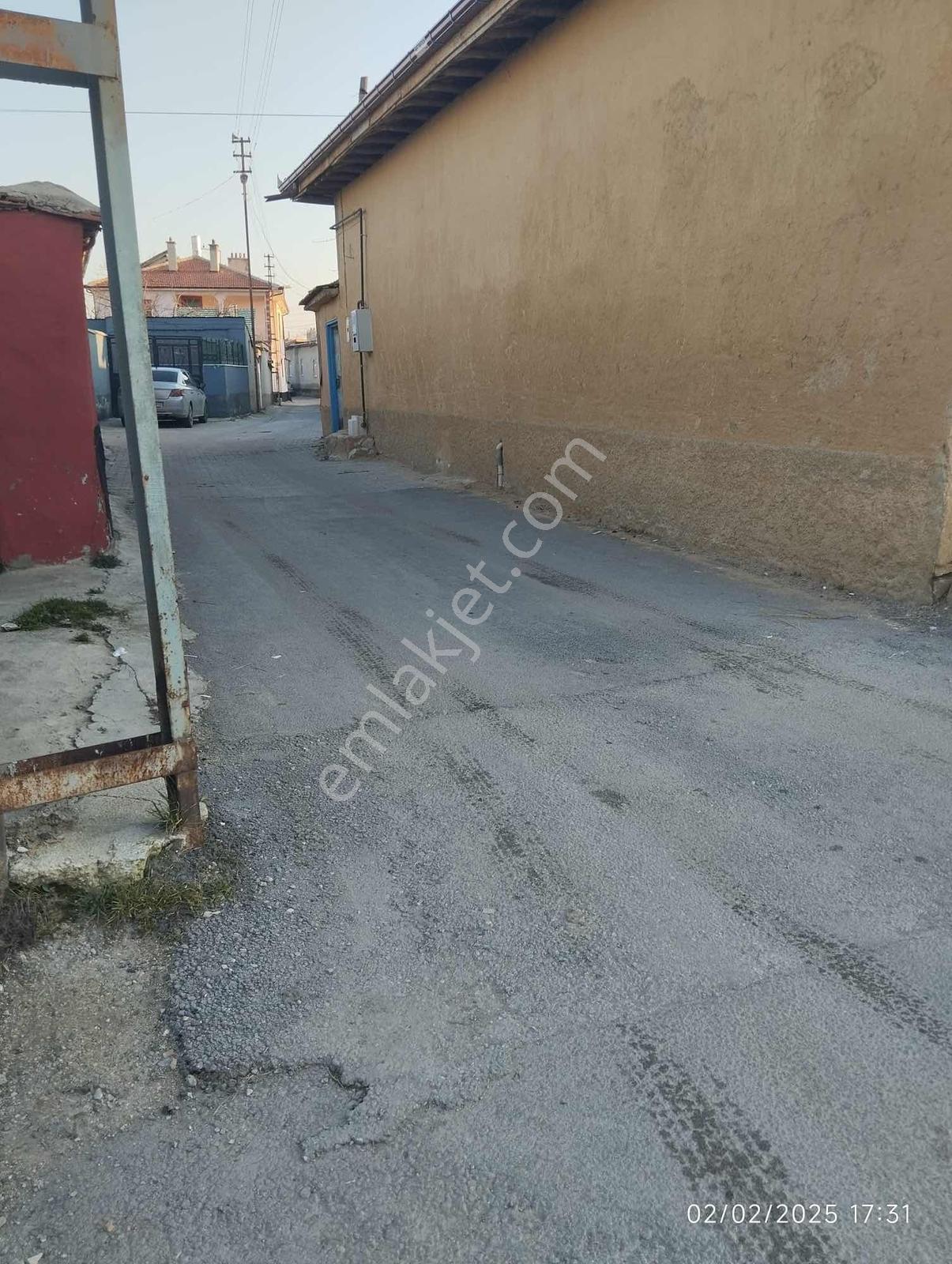 Kadınhanı Merkezde Satılık Bahçeli Geniş 4+1 Müstakil Ev - Görsel 19