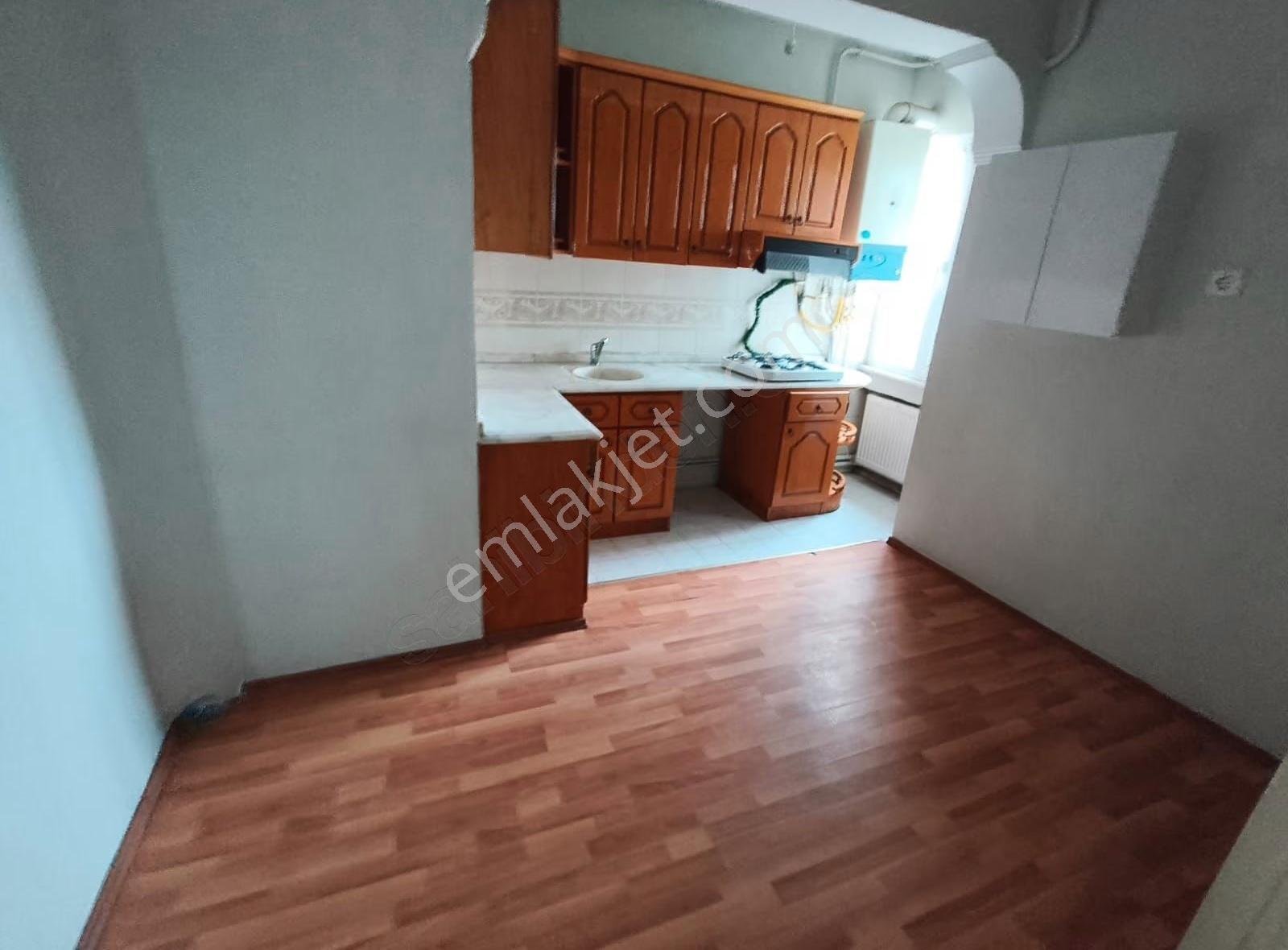 Bahçelievler Stadyum Karşısı Kiralık 2+1 Ferah Daire - Görsel 15