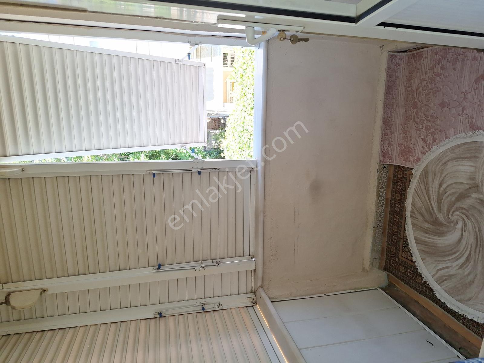 Eyübün En Merkezinde Düz Ayak Ara Kat 2+1 Daire Akkuzu G.menkul - Görsel 12