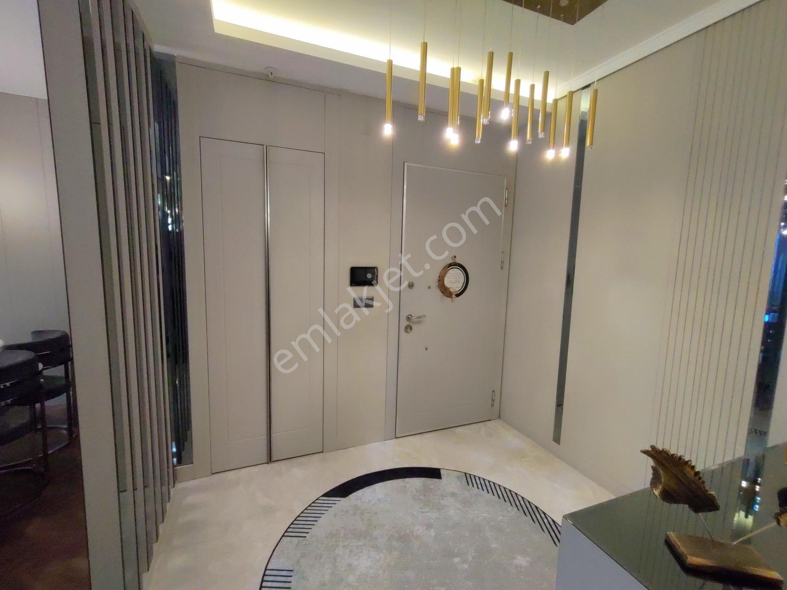 Gamador Meydan'da Özel Mimari Tasarımlı Satılık Ultra Lüks Daire - Görsel 28