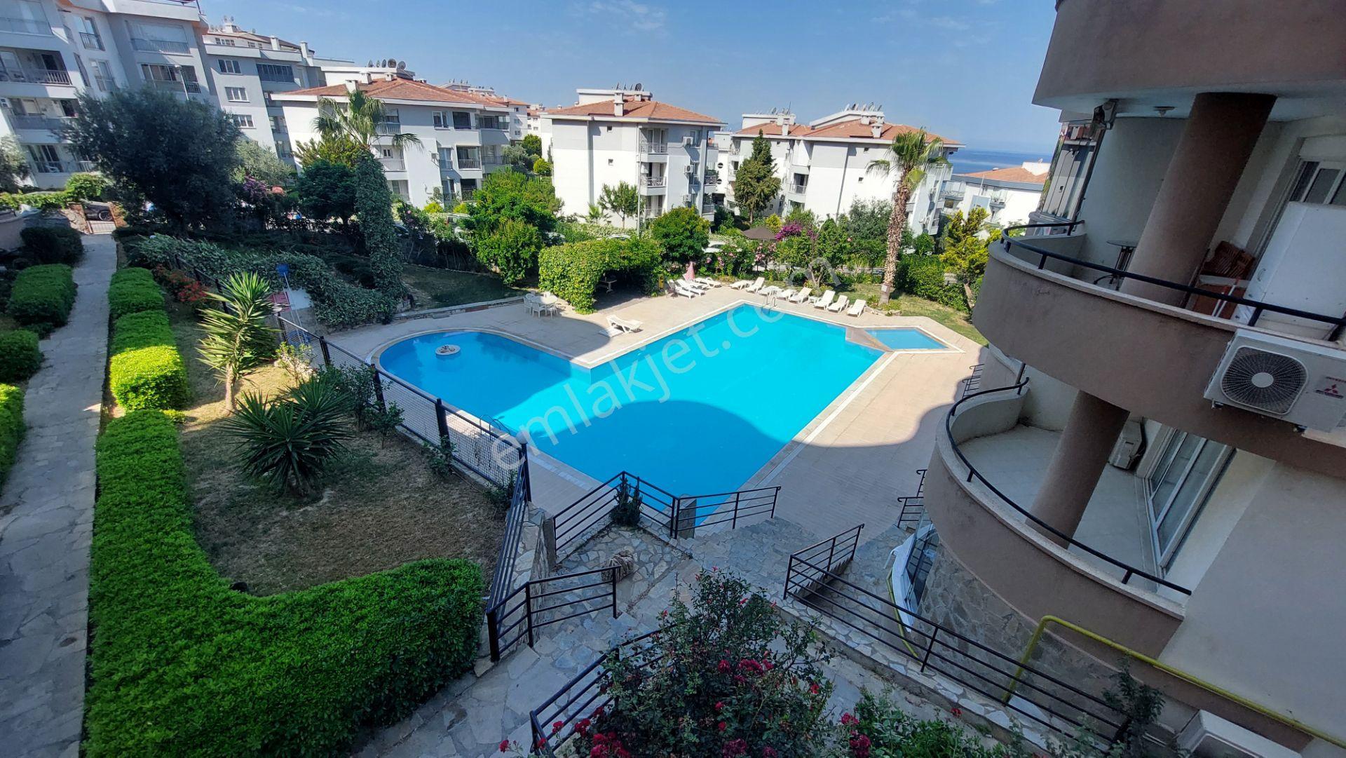 Kuşadası Marina Bölgesi Önü Açık Havuz Manzaralı Satılık Daire - Görsel 3
