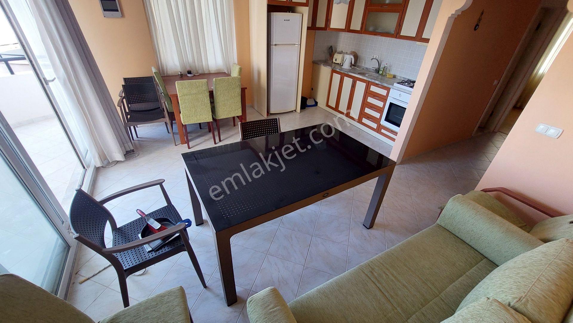 Kuşadası Marina Bölgesi Önü Açık Havuz Manzaralı Satılık Daire - Görsel 12