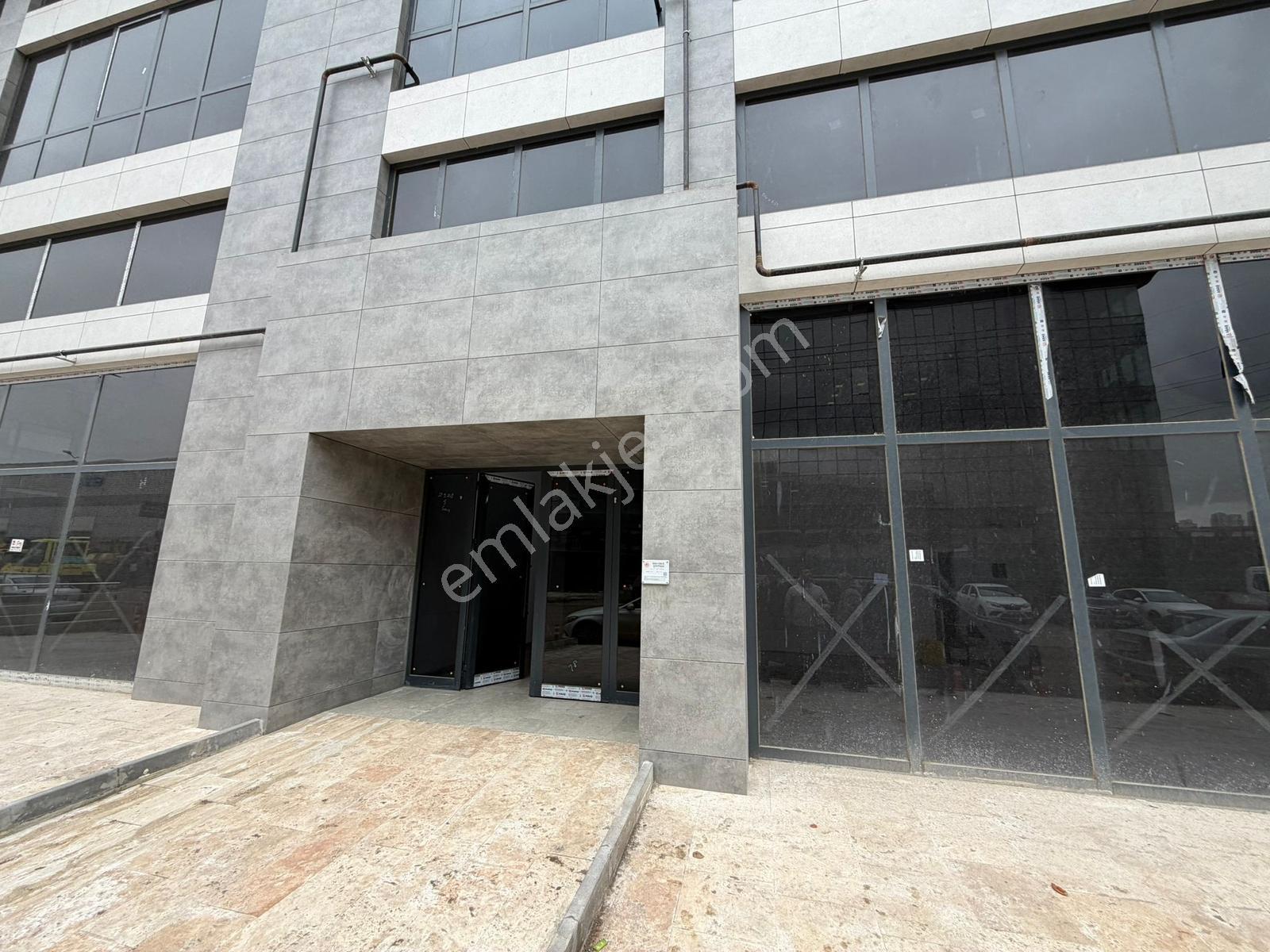 İvedik'te Sıfır Yapılı Cadde Yakını Geniş Kiralık İş Yeri - Görsel 6