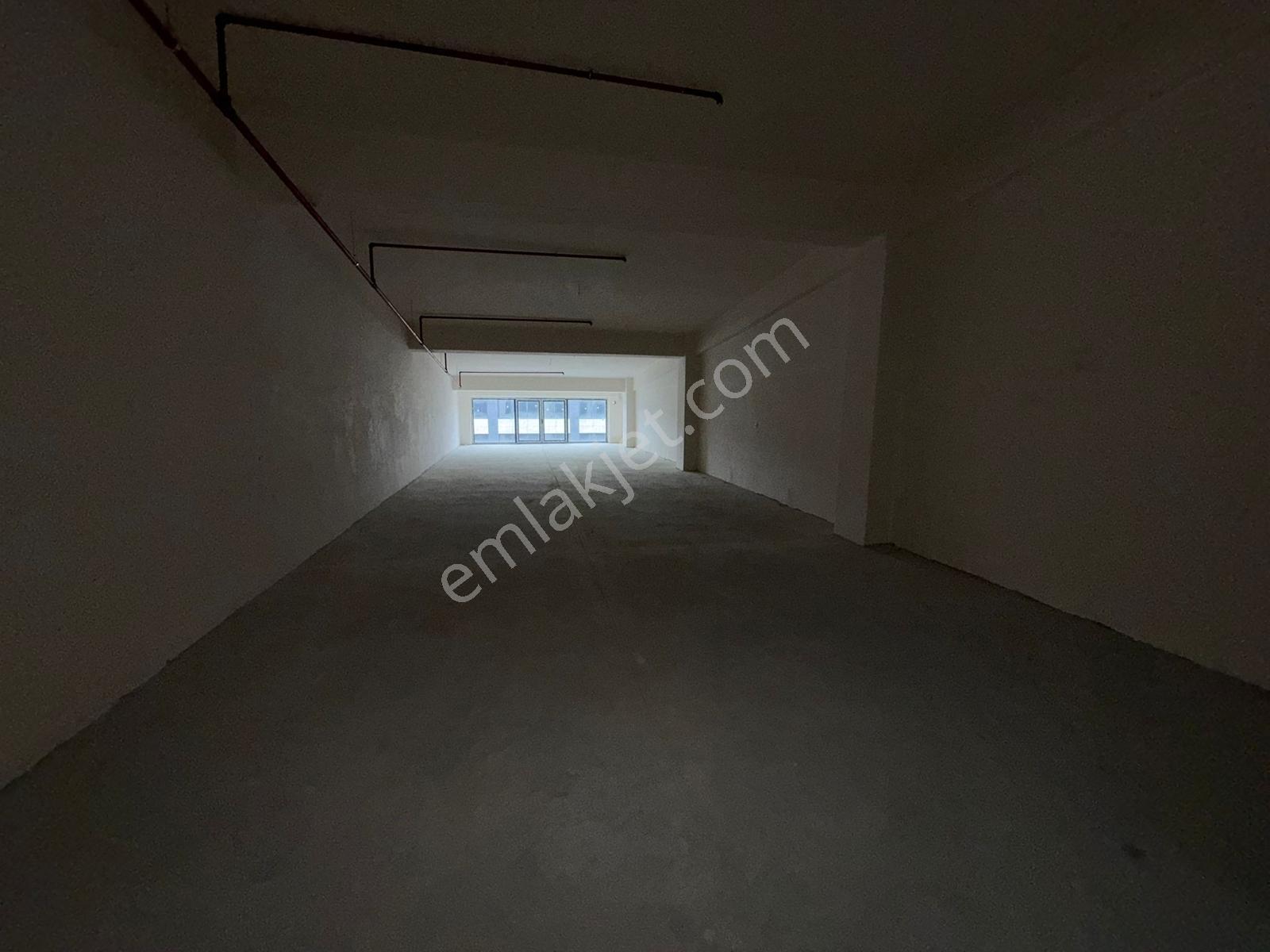 İvedik'te Sıfır Yapılı Cadde Yakını Geniş Kiralık İş Yeri - Görsel 16