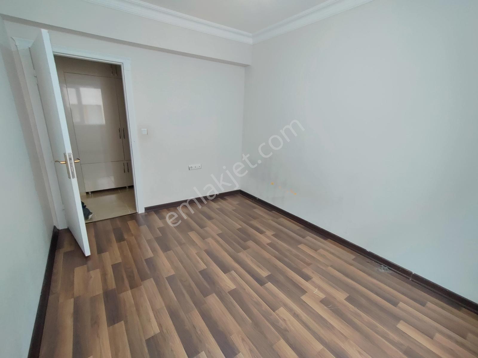 Ankara Manzaralı Merkezi Konum Yapılı Kapalı Otoparklı 4+1 Daire - Görsel 19