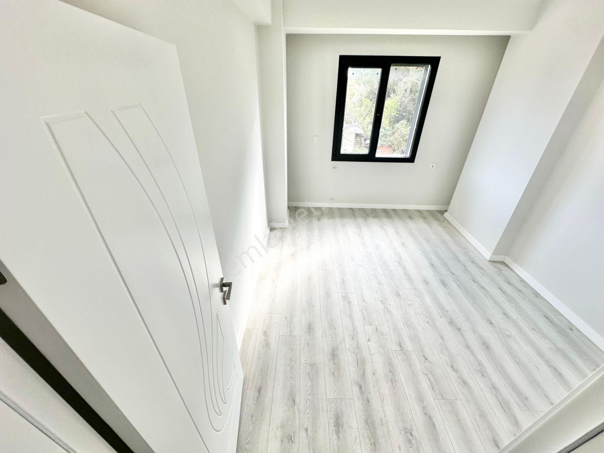 ꧁ay Emlaktan꧂küçükkuyu Mıhlı'da Lüks Butik Sitede Denize 300 M Bahçe Kullanımlı Satılık 2+1 Daire - Görsel 31