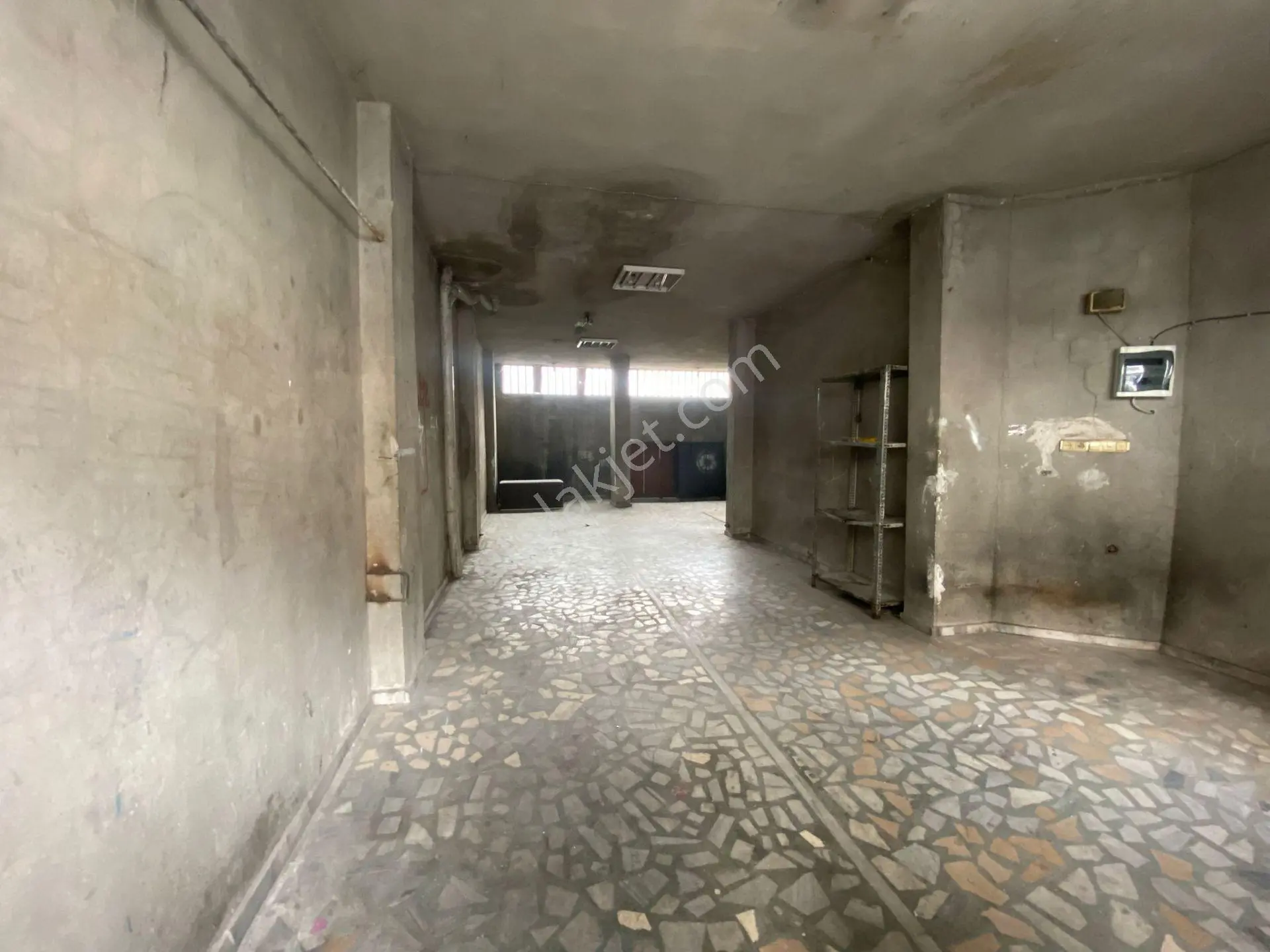 İletişim'den Eyüp Sultan Yeşilpınar 3 Kat 240 M2 Kiralık İşyeri