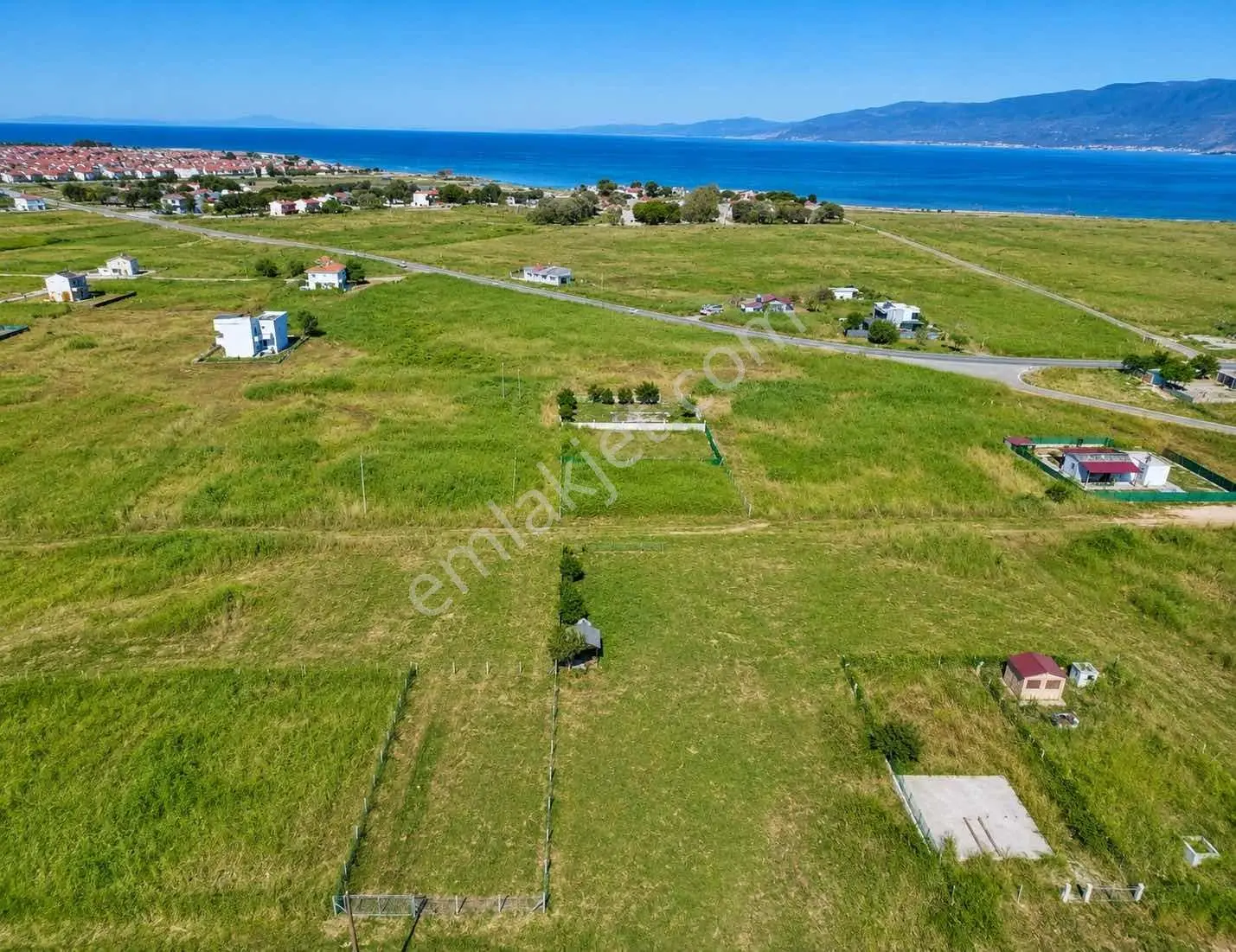 Onmax Burhaniye Çoruk'ta Satılık 292 M2 Yatırımlık Arsa - Görsel 2