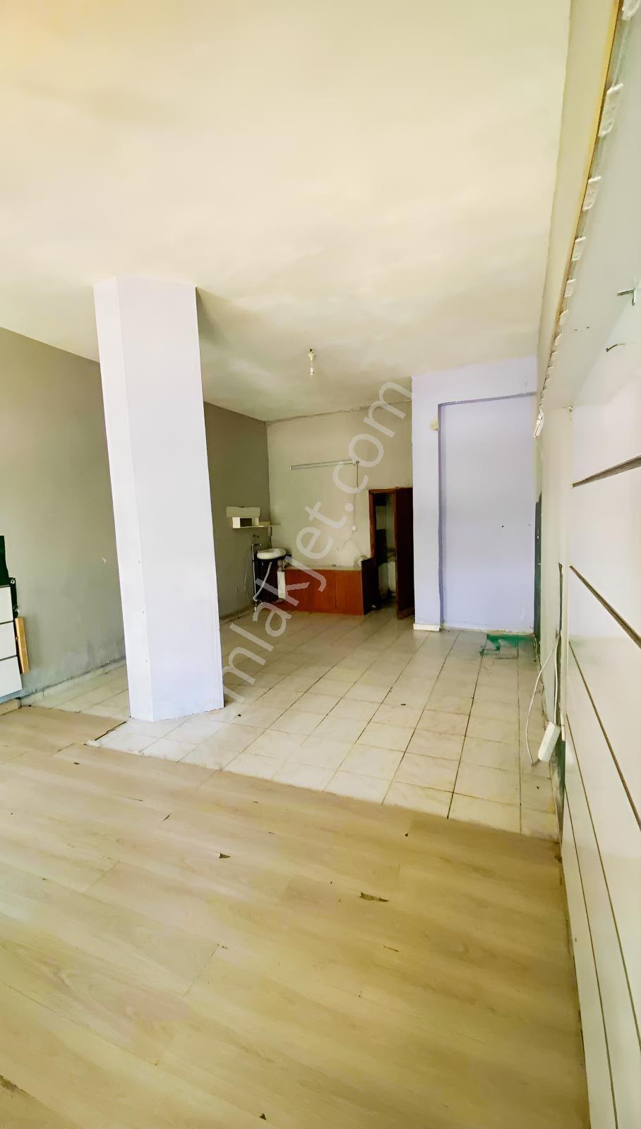 Alanya Merkezde İşlek Cadde Üzerinde Kiralık Dükkan - Görsel 9