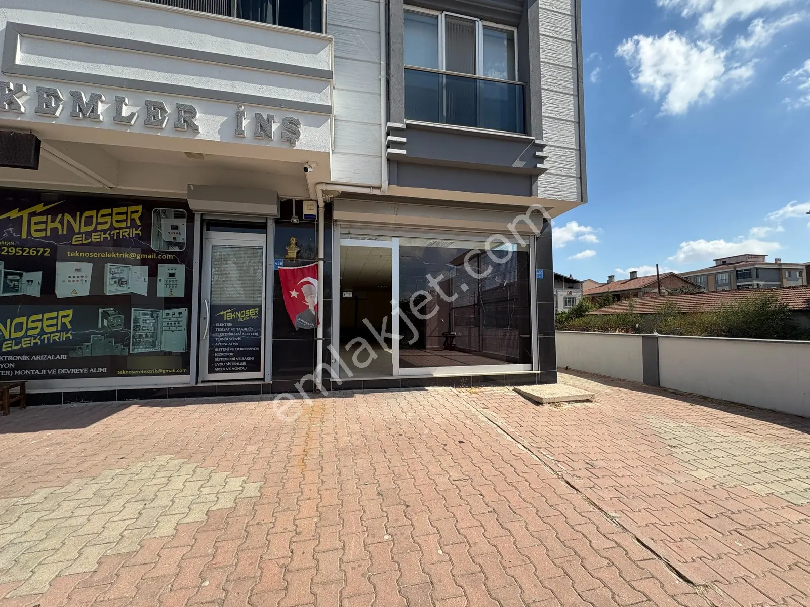 Marmaracıkta E5 Cepheli 2 Katlı 140 M2 Dükkan