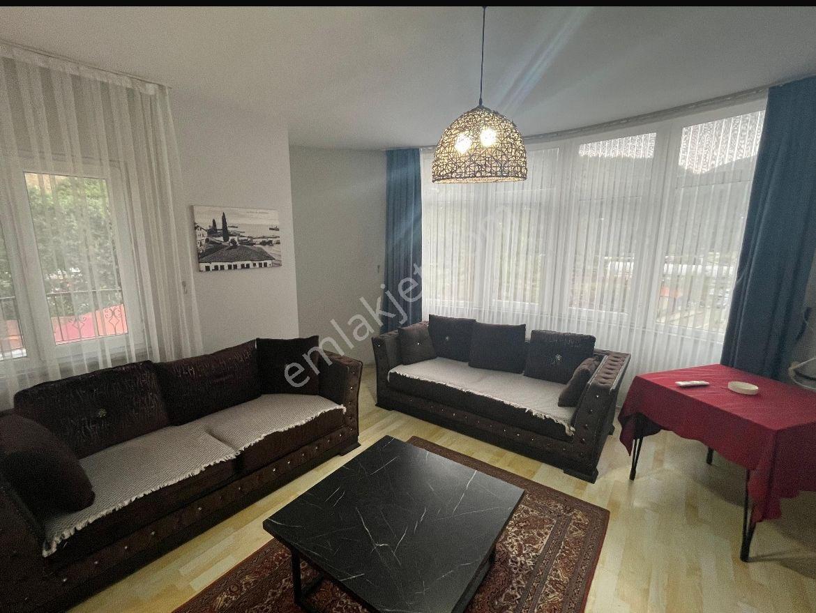 Yıldız Gayrimenkulden Yıldızlı Merkezde Satılık Eşyalı Daire