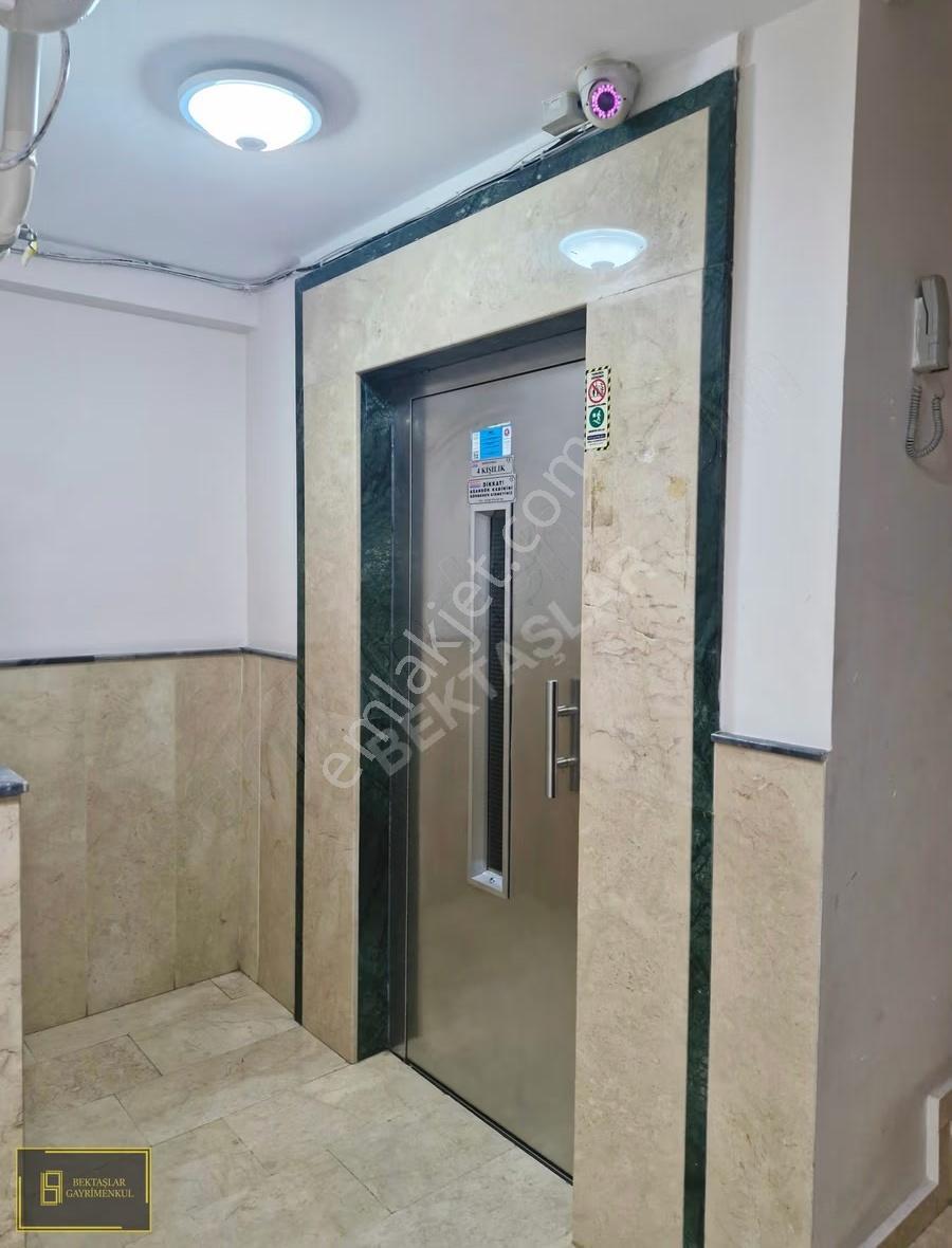 Bağlarbaşında,metroya 7 Dk,panjur,geniş Açık Mutfak,kombili(2+1) - Görsel 20