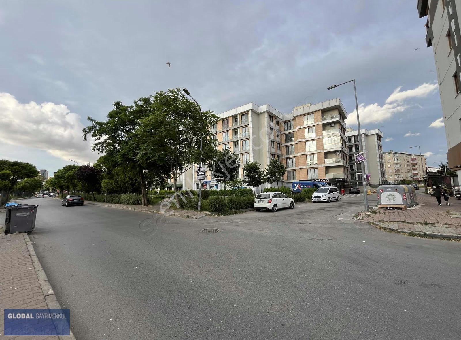 Merkezi Konumda Marmaraya Yakın Site İçinde 2+1 Bahçe Katı - Görsel 3