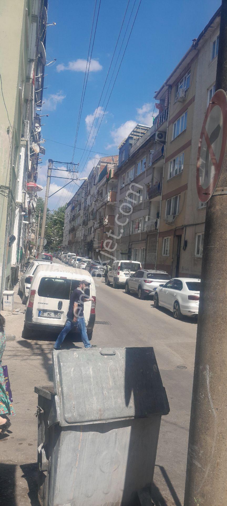 Kombili, Balkonlu, Şehir Merkezinde Satılık Daire - Görsel 3