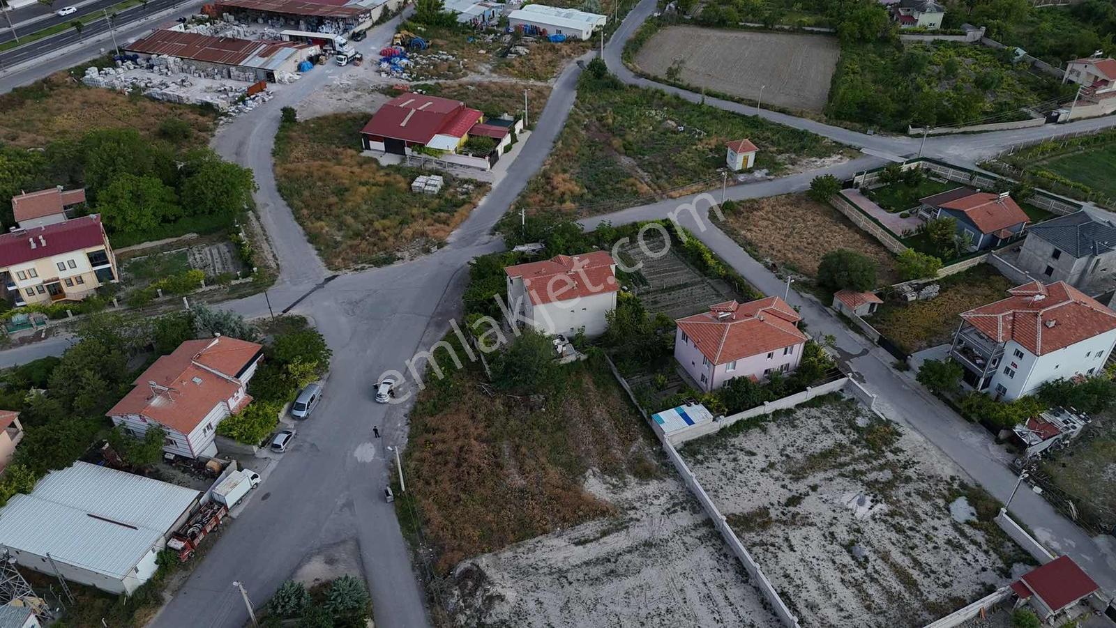 Emin Emlak Bor Sırasöğüler 610m2 Villa Bölgesinde Arsa - Görsel 14