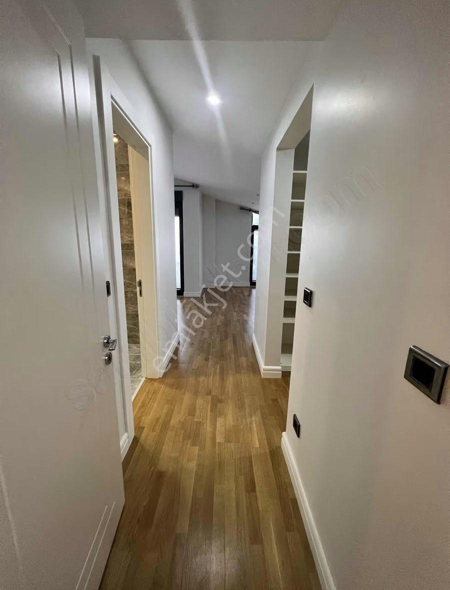 Zekeriyaköyde Modern Yeni Yapım Akıllı Ev Sistemli Satılık Villa - Görsel 18