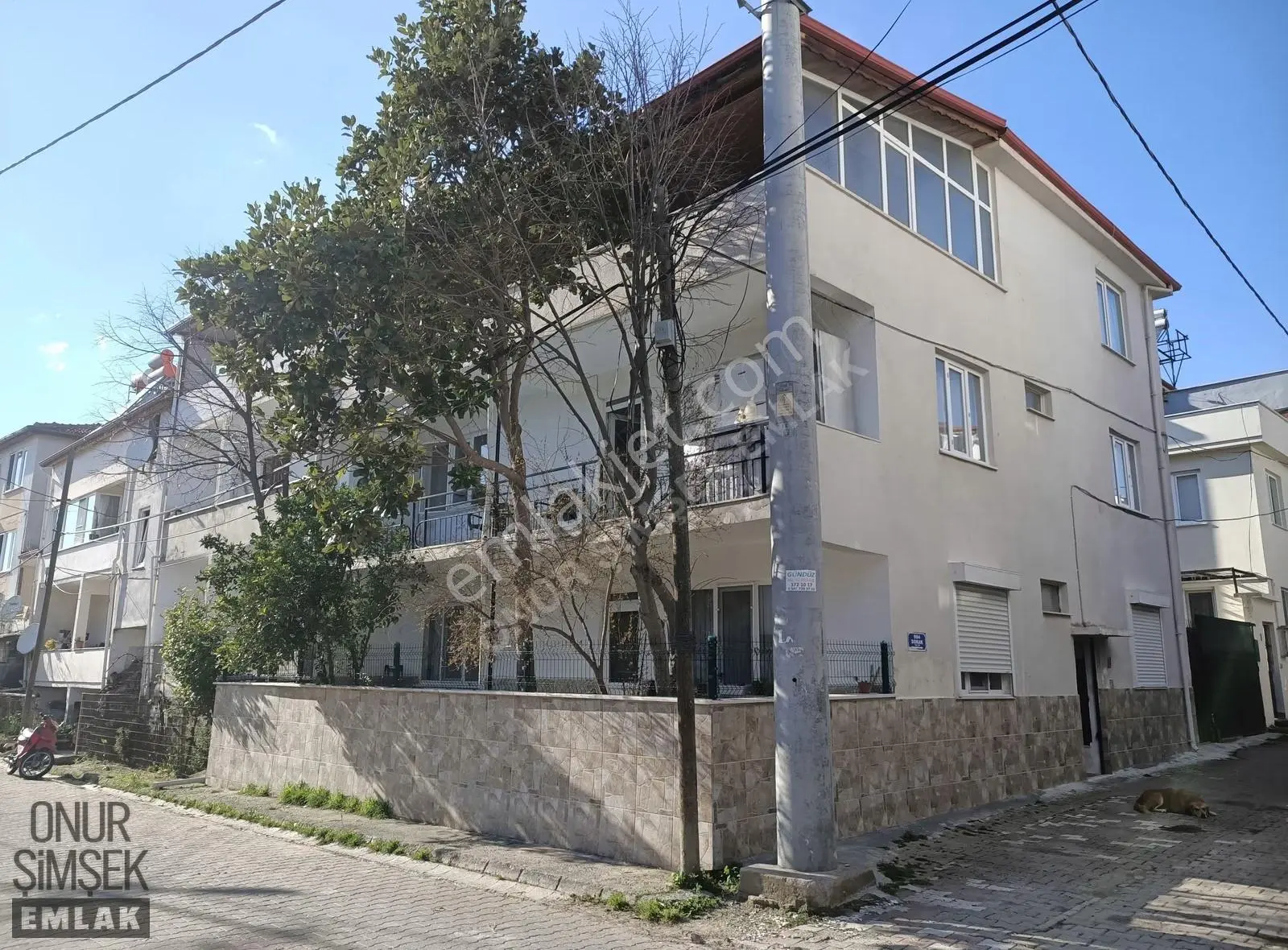Kızılkeçili'de Eşyalı Ara Kat 3+1 Daire